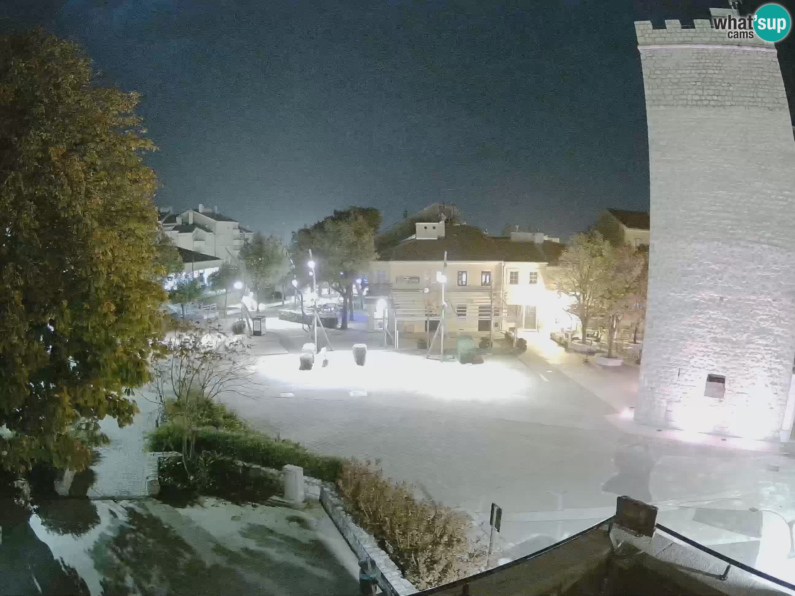 Webcam live – Novi Vinodolski – Main street Hrvatskih Branitelja