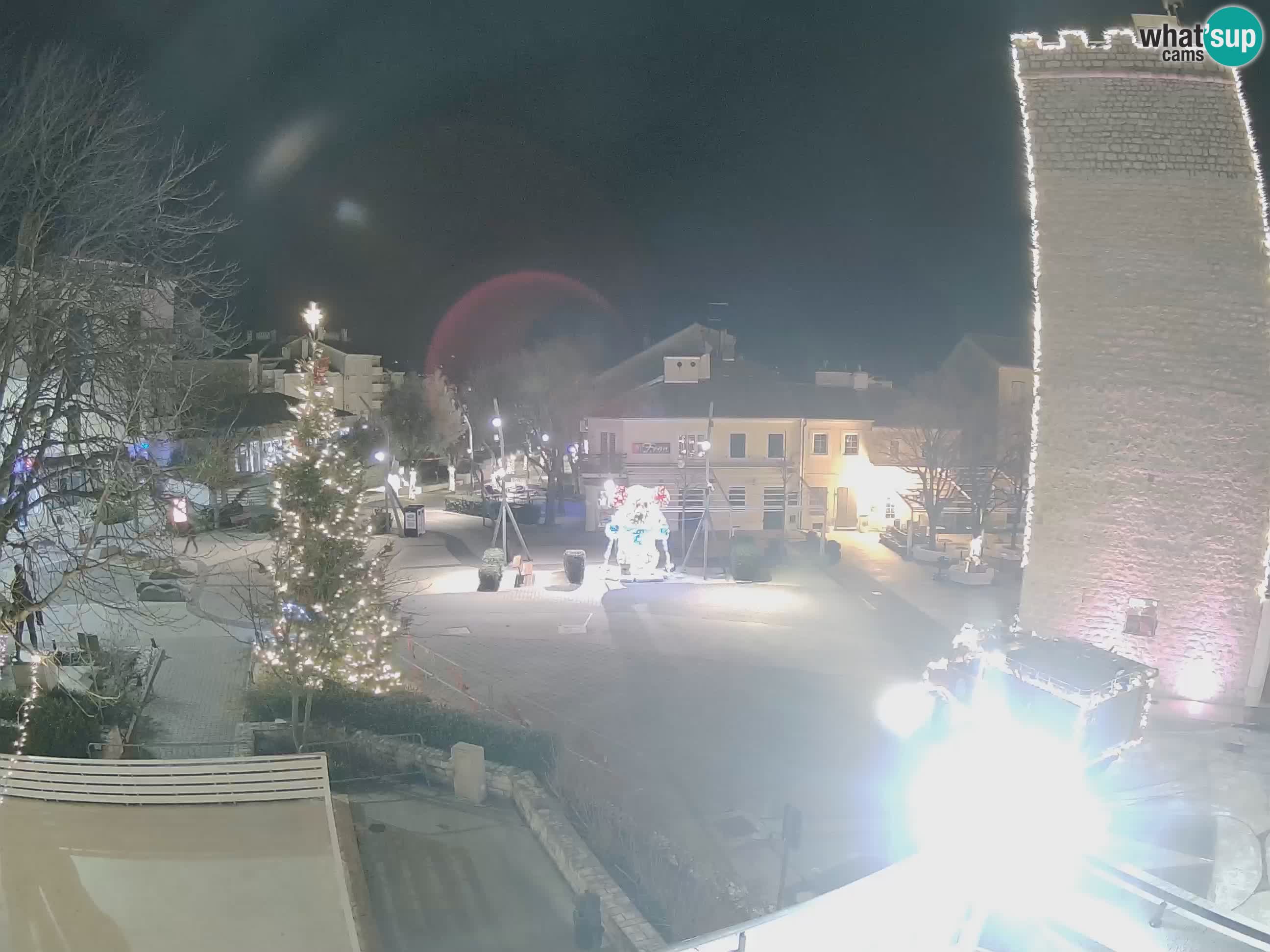 Webcam live – Novi Vinodolski – Main street Hrvatskih Branitelja