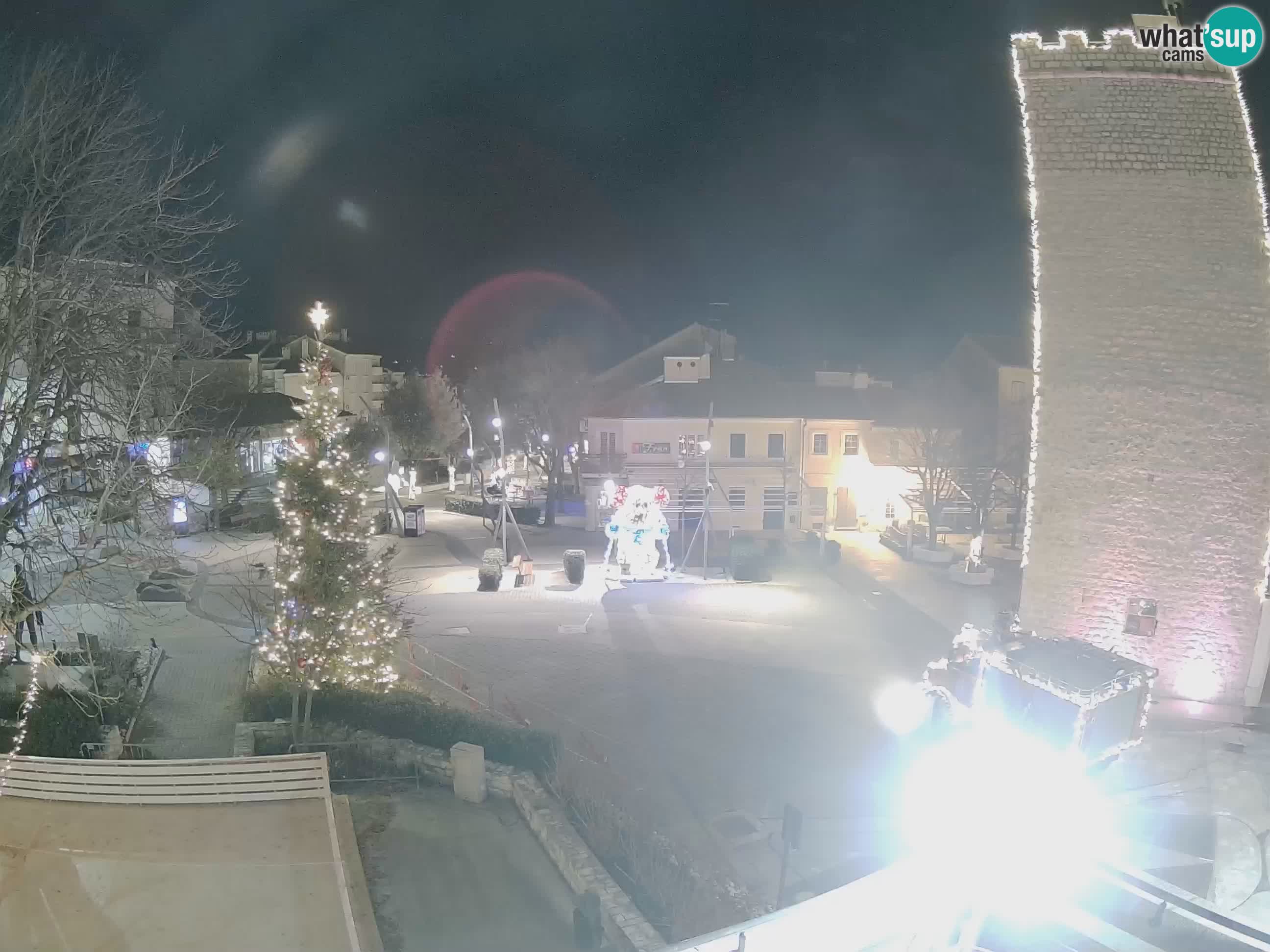 Webcam live – Novi Vinodolski – Main street Hrvatskih Branitelja