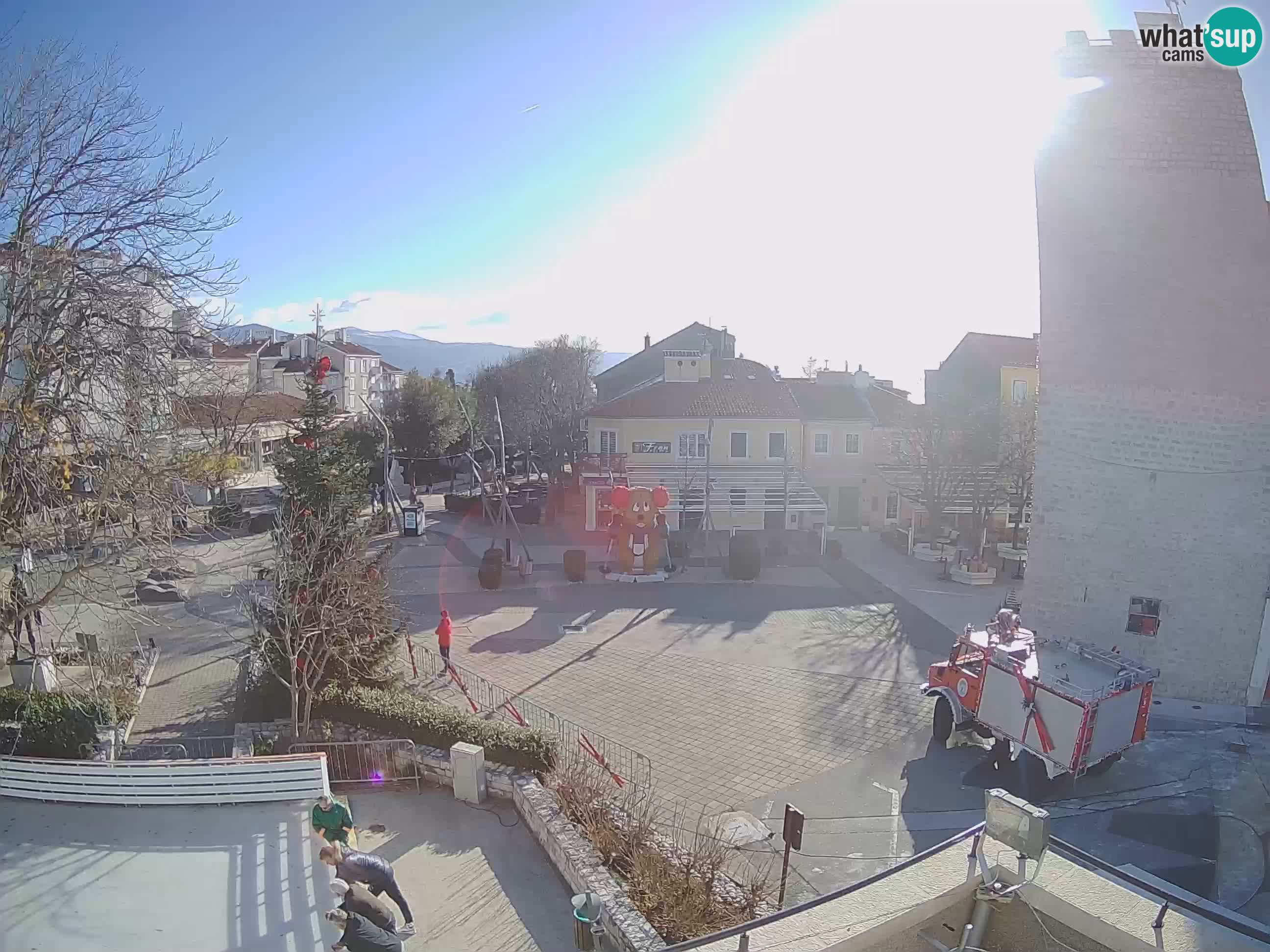 Webcam live – Novi Vinodolski – Main street Hrvatskih Branitelja