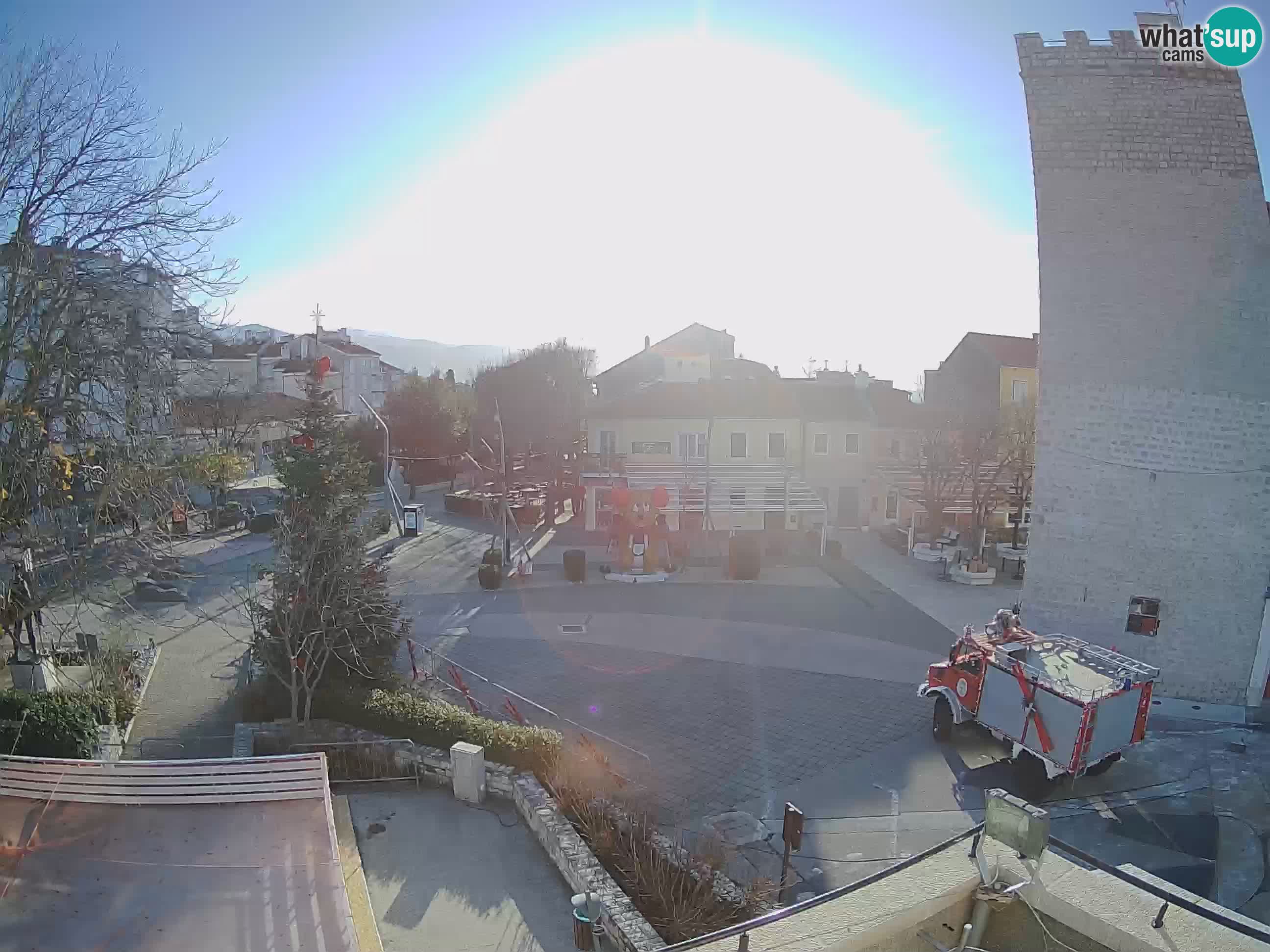 Webcam live – Novi Vinodolski – Main street Hrvatskih Branitelja