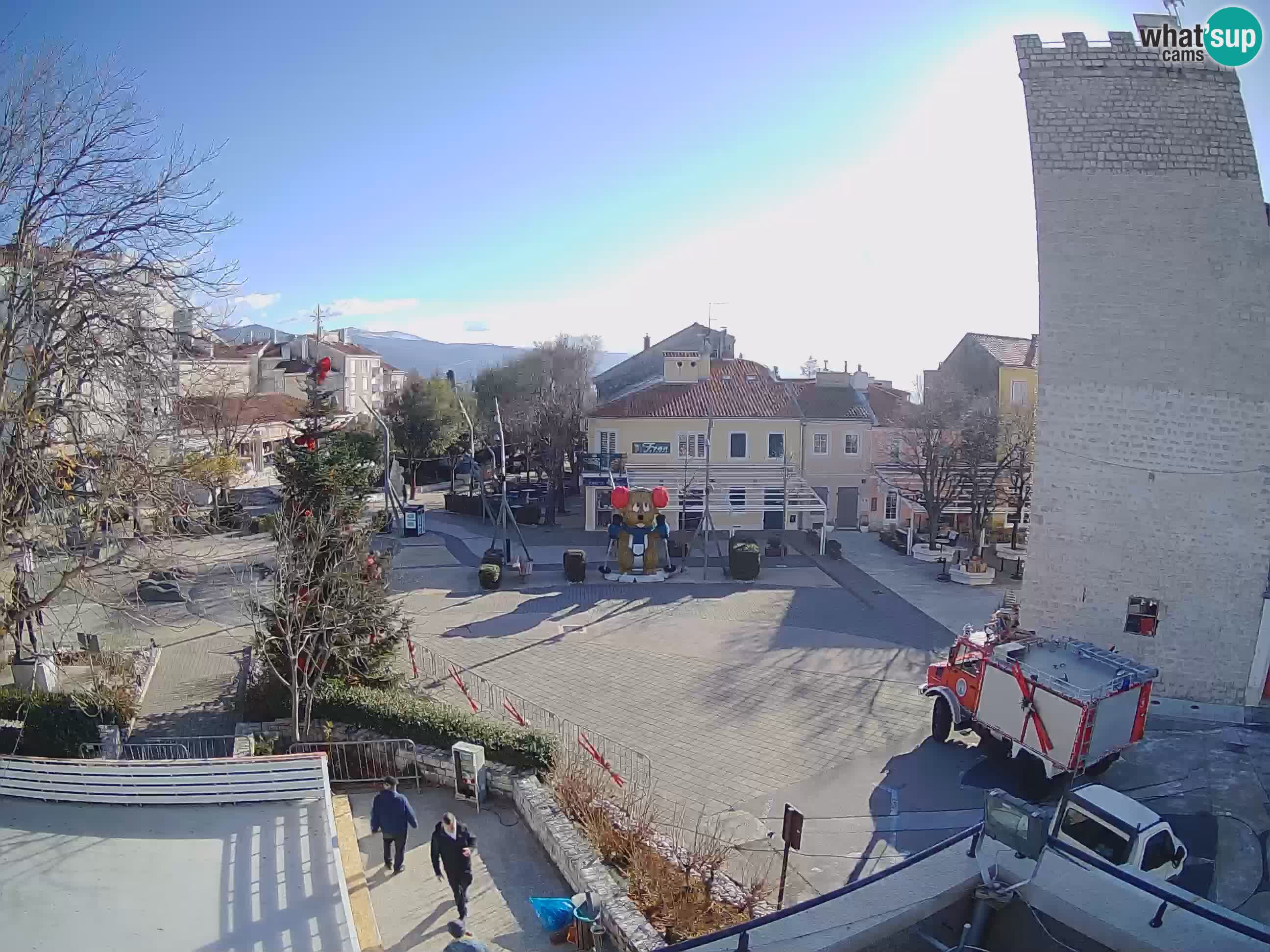 Webcam live – Novi Vinodolski – Main street Hrvatskih Branitelja