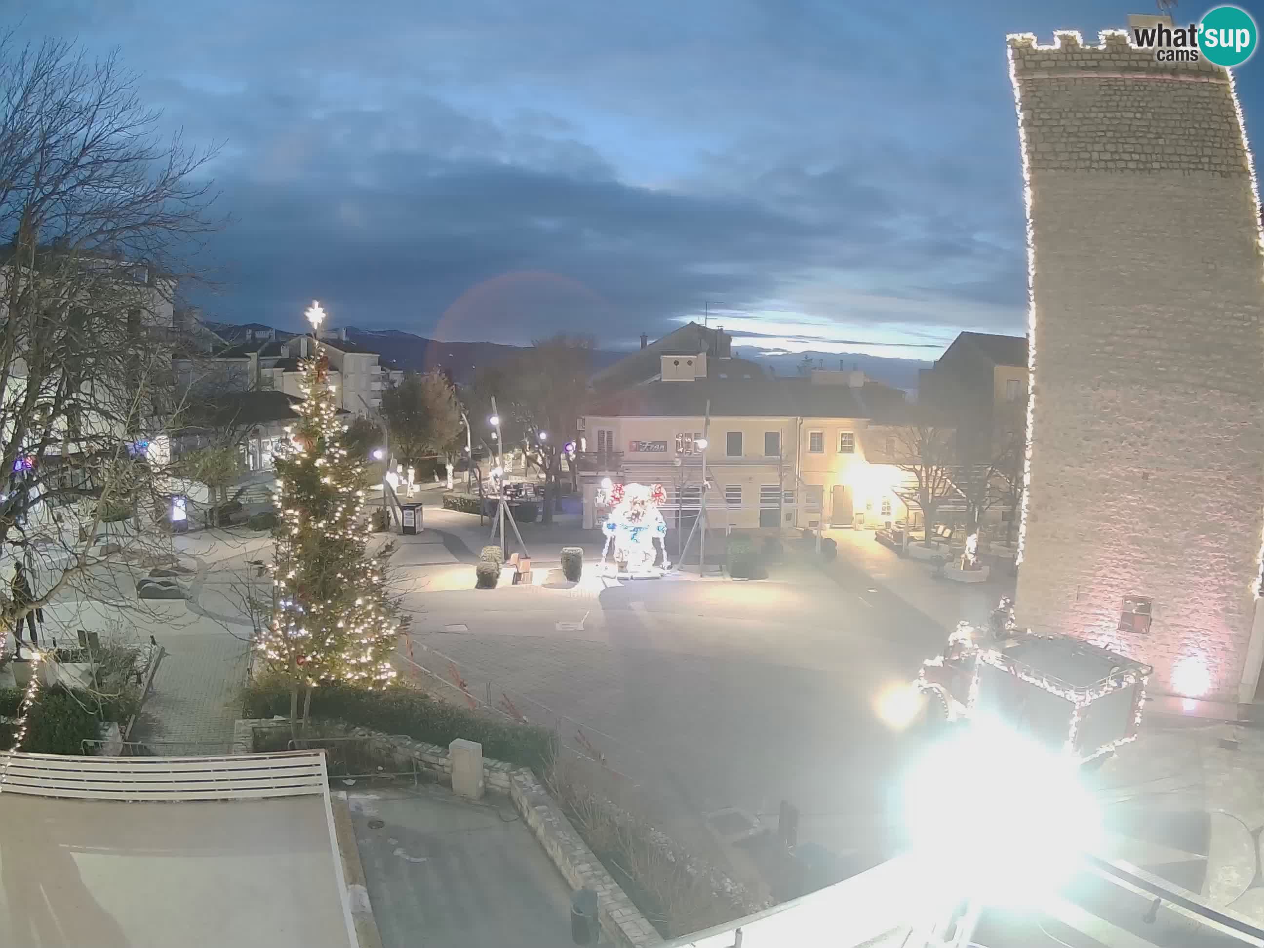 Webcam live – Novi Vinodolski – Main street Hrvatskih Branitelja