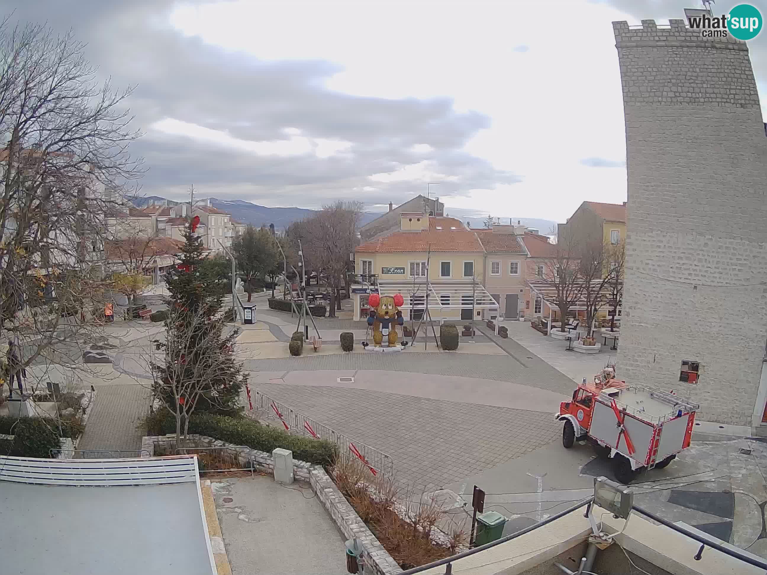 Webcam live – Novi Vinodolski – Main street Hrvatskih Branitelja