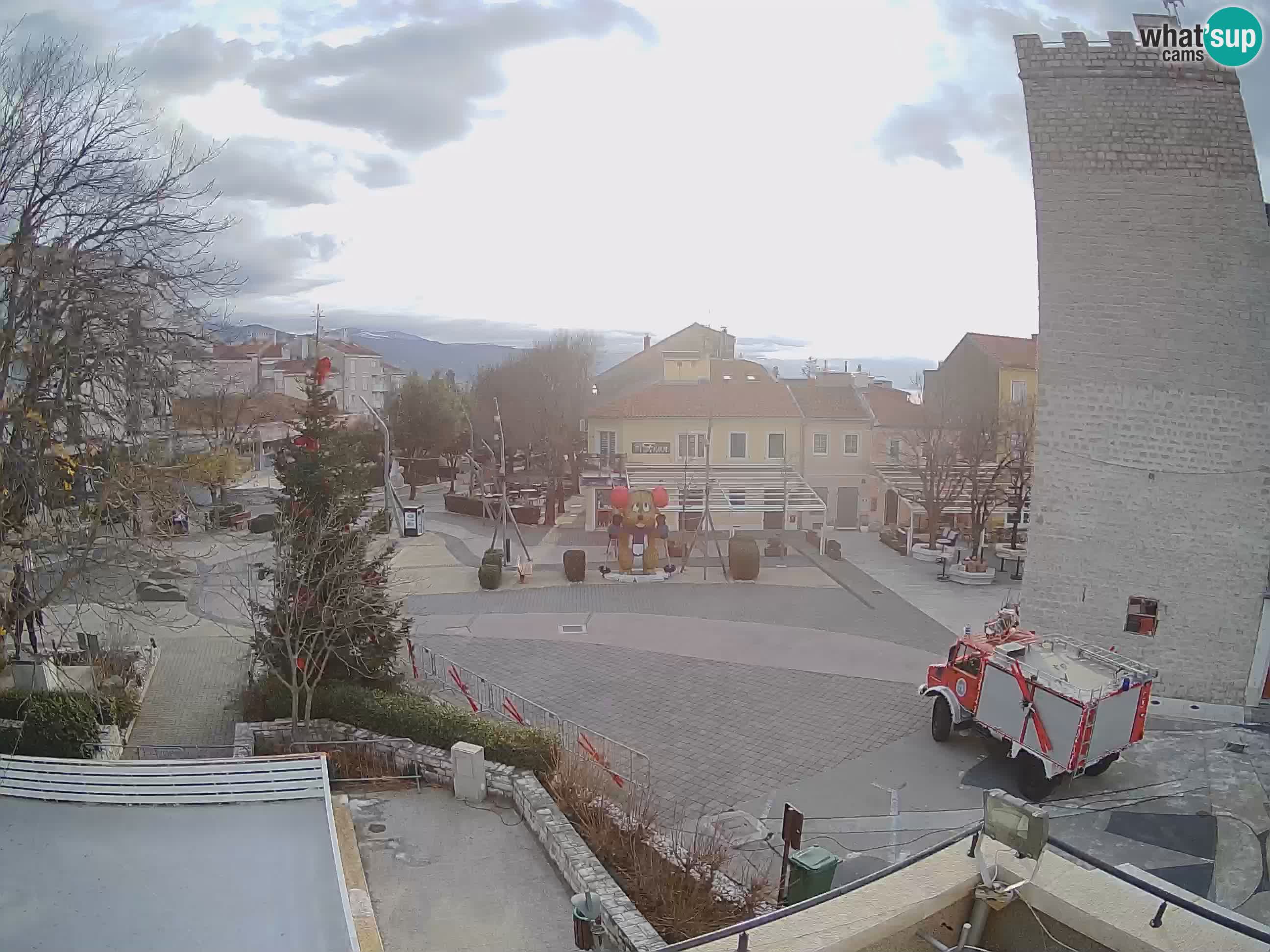 Webcam live – Novi Vinodolski – Main street Hrvatskih Branitelja