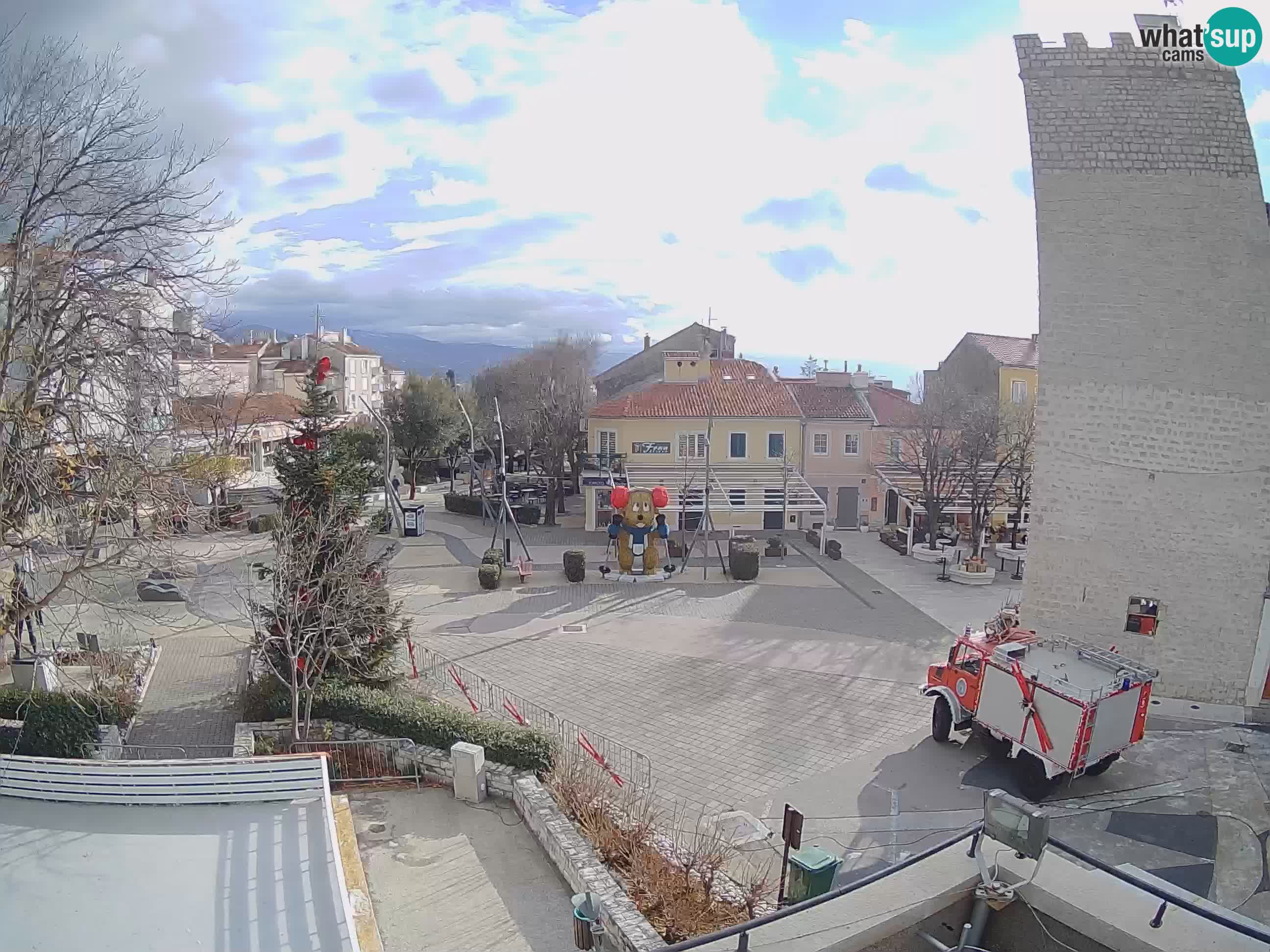 Webcam live – Novi Vinodolski – Main street Hrvatskih Branitelja