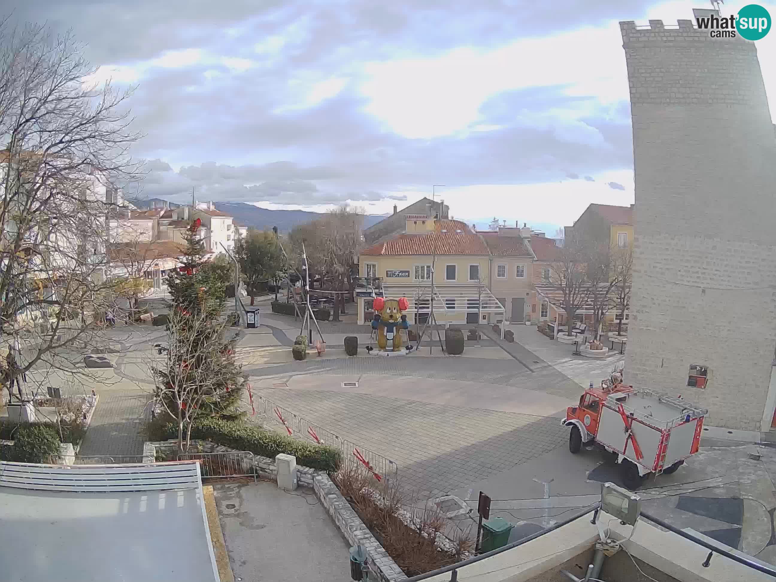 Webcam live – Novi Vinodolski – Main street Hrvatskih Branitelja