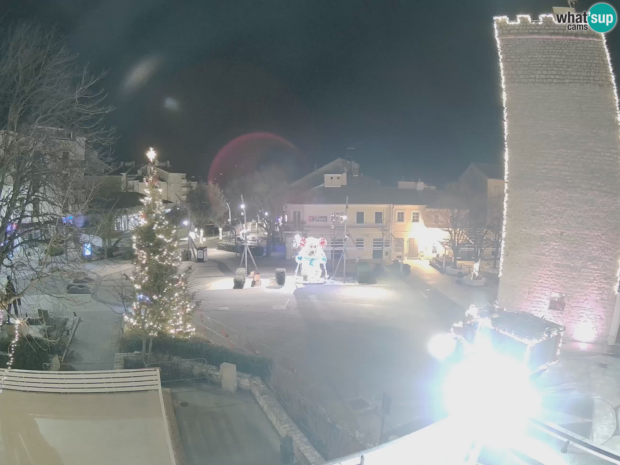 Webcam live – Novi Vinodolski – Main street Hrvatskih Branitelja