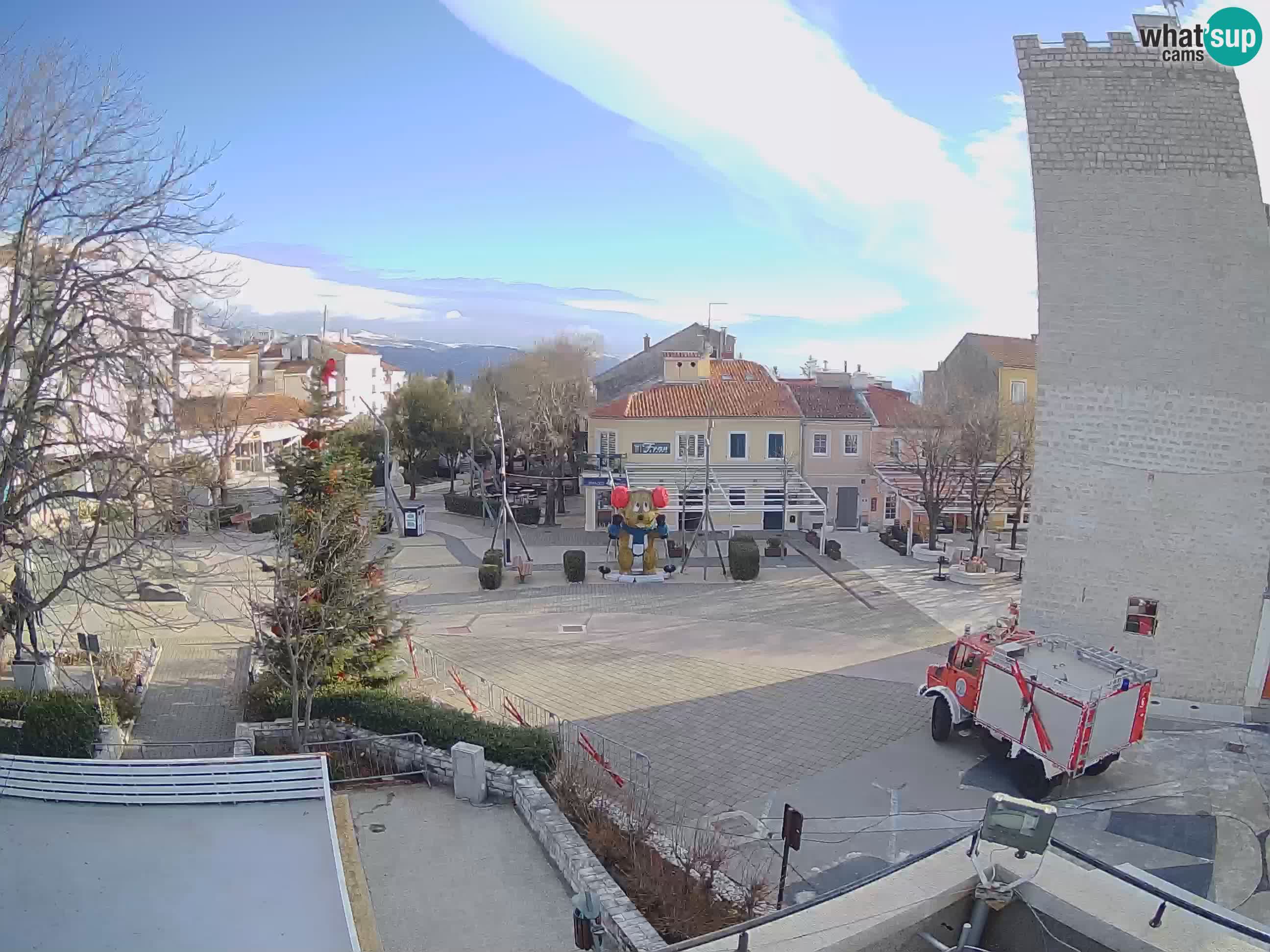 Webcam live – Novi Vinodolski – Main street Hrvatskih Branitelja