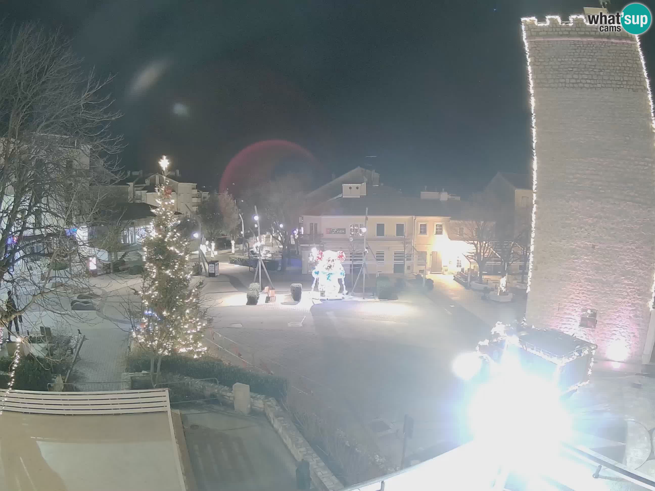 Webcam live – Novi Vinodolski – Main street Hrvatskih Branitelja