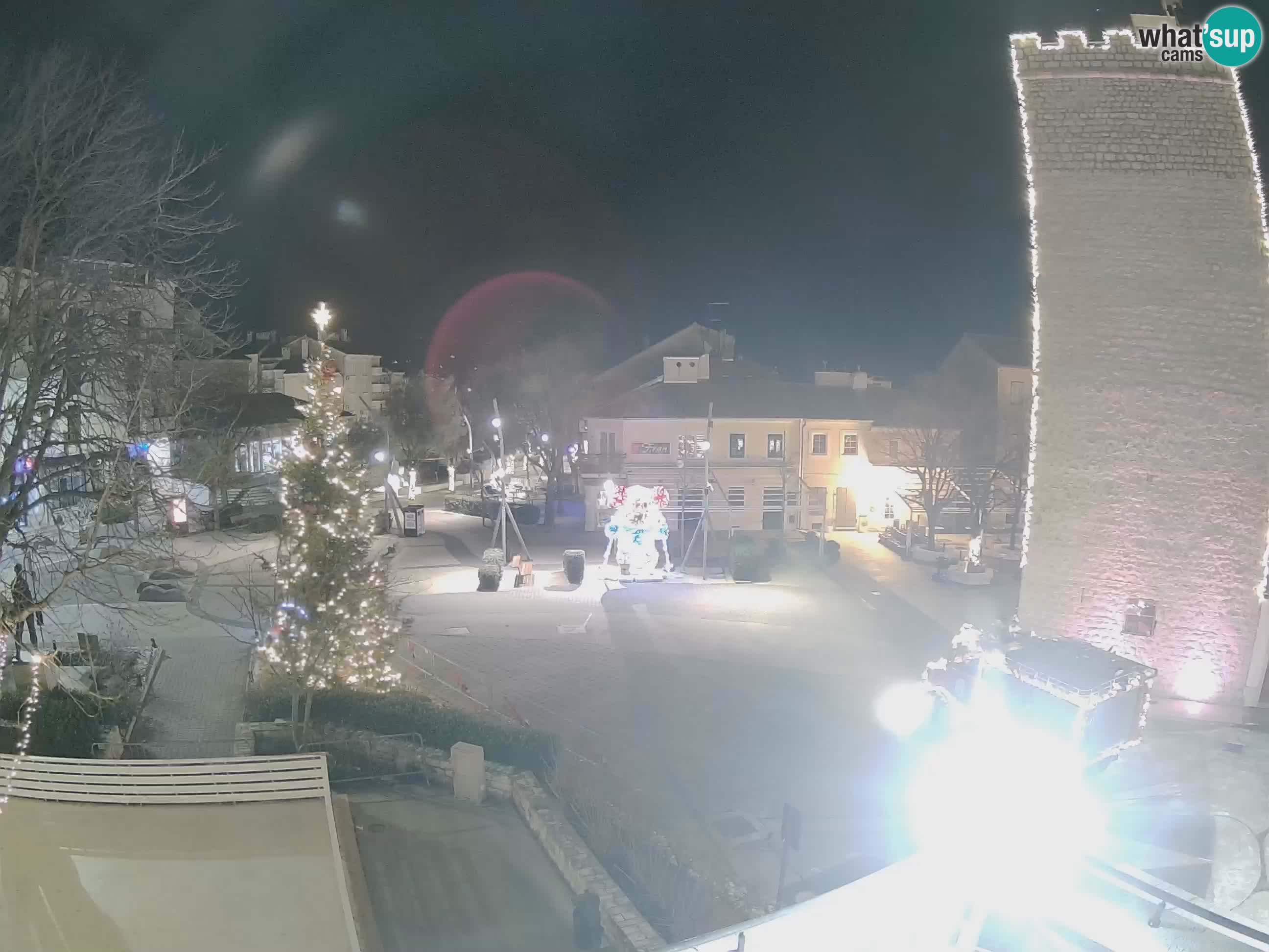 Webcam live – Novi Vinodolski – Main street Hrvatskih Branitelja