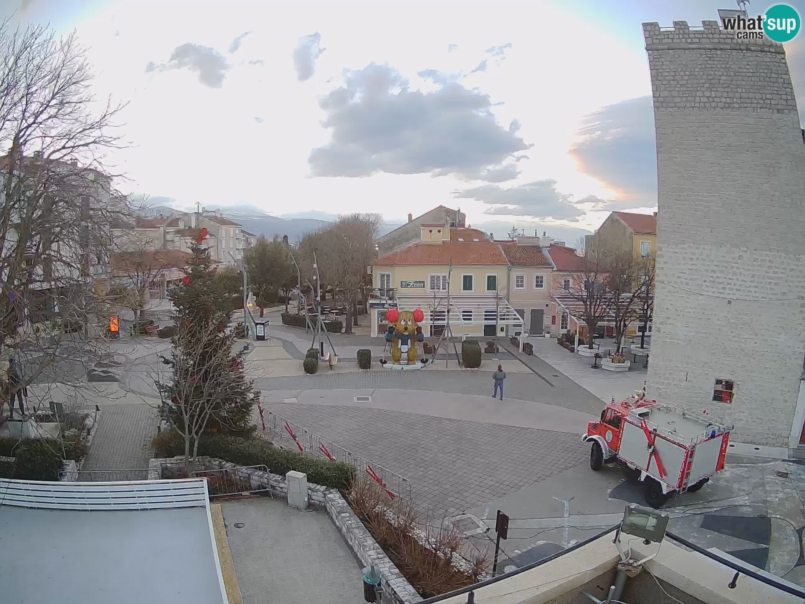 Webcam live – Novi Vinodolski – Main street Hrvatskih Branitelja