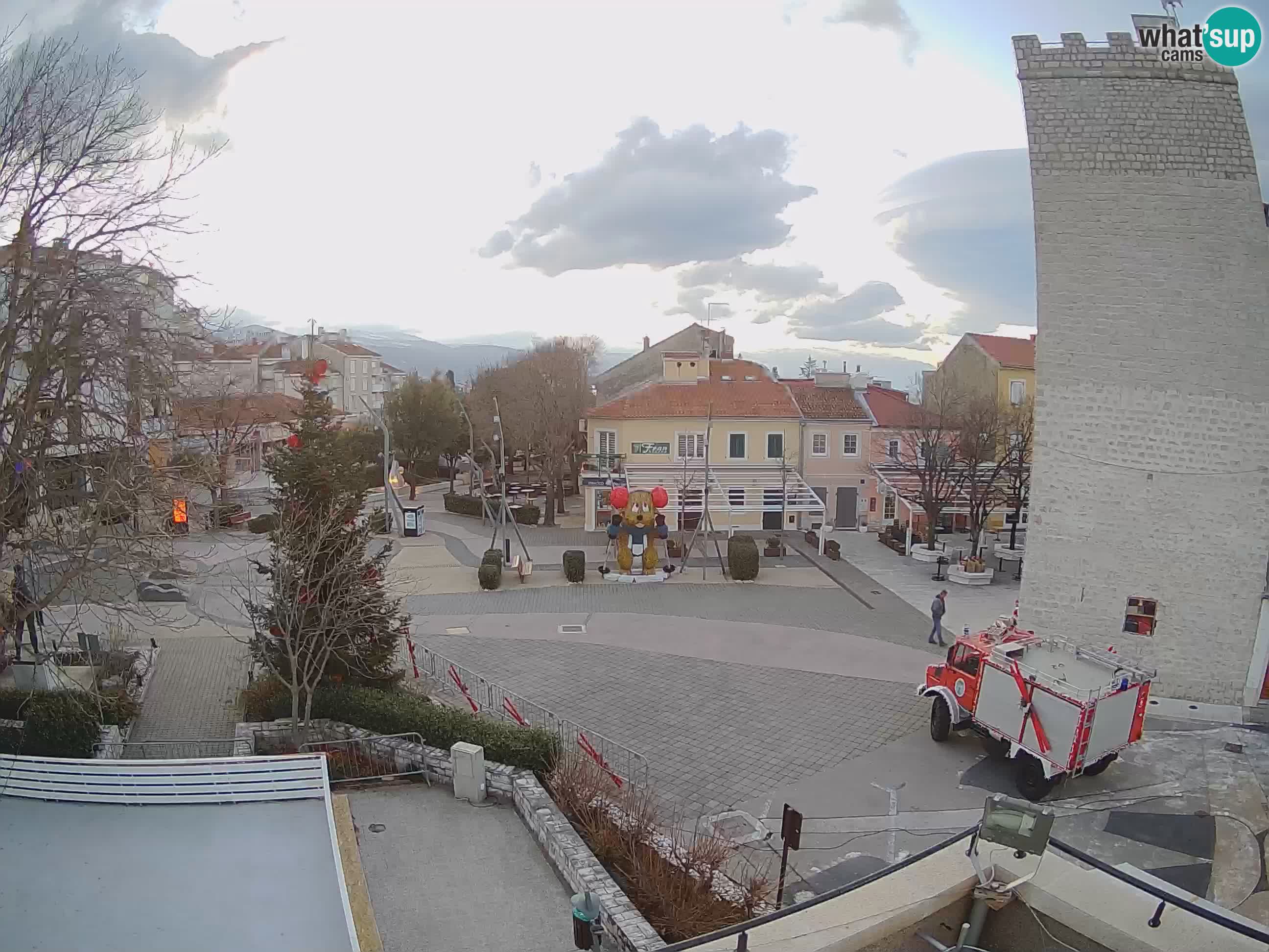 Webcam live – Novi Vinodolski – Main street Hrvatskih Branitelja