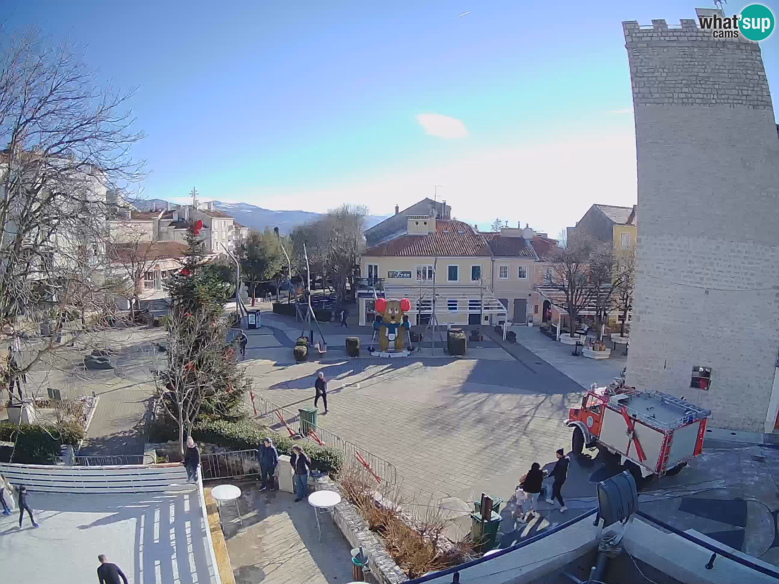 Webcam live – Novi Vinodolski – Main street Hrvatskih Branitelja