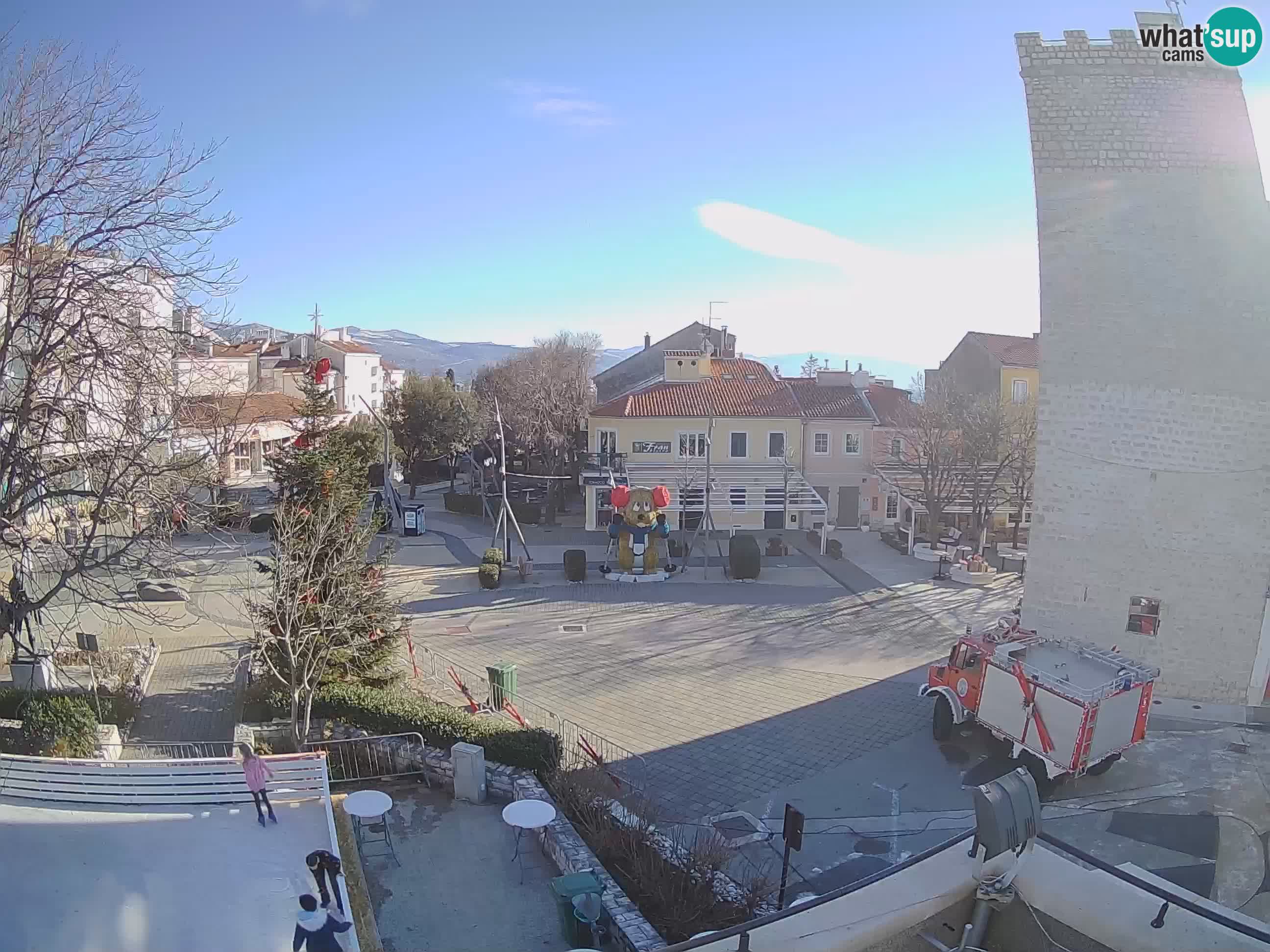 Webcam live – Novi Vinodolski – Main street Hrvatskih Branitelja