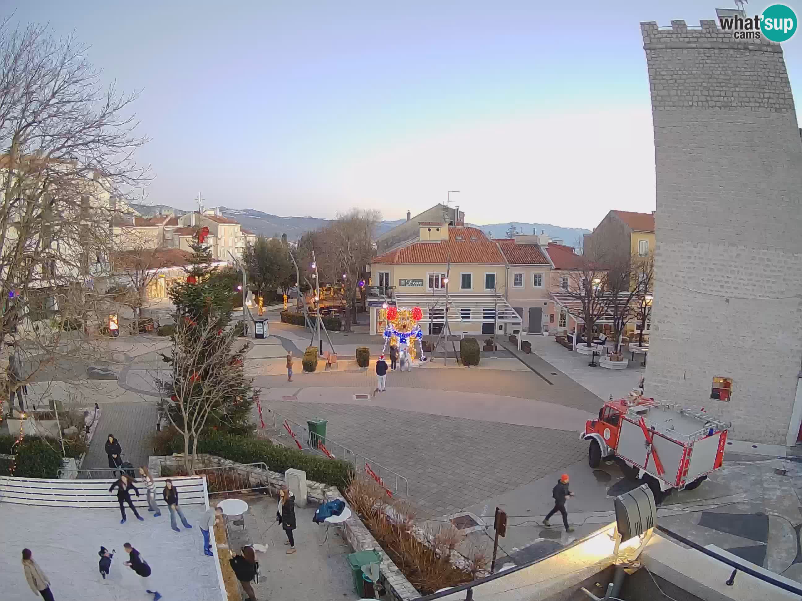 Webcam live – Novi Vinodolski – Main street Hrvatskih Branitelja