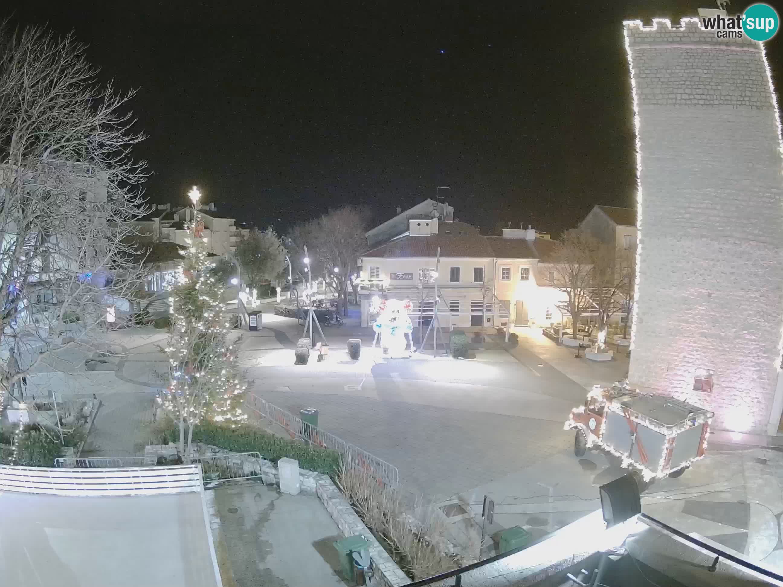 Webcam live – Novi Vinodolski – Main street Hrvatskih Branitelja