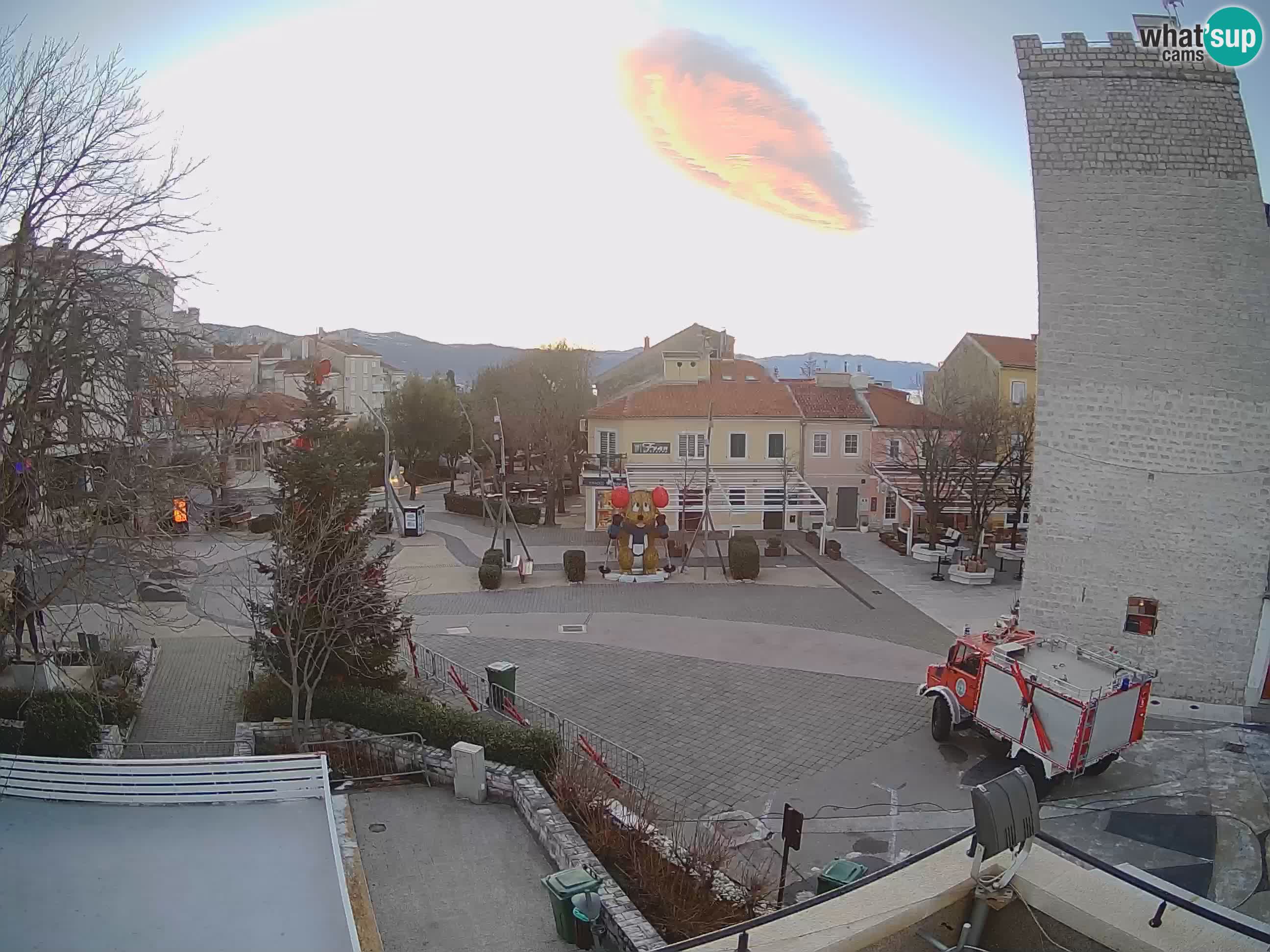 Webcam live – Novi Vinodolski – Main street Hrvatskih Branitelja