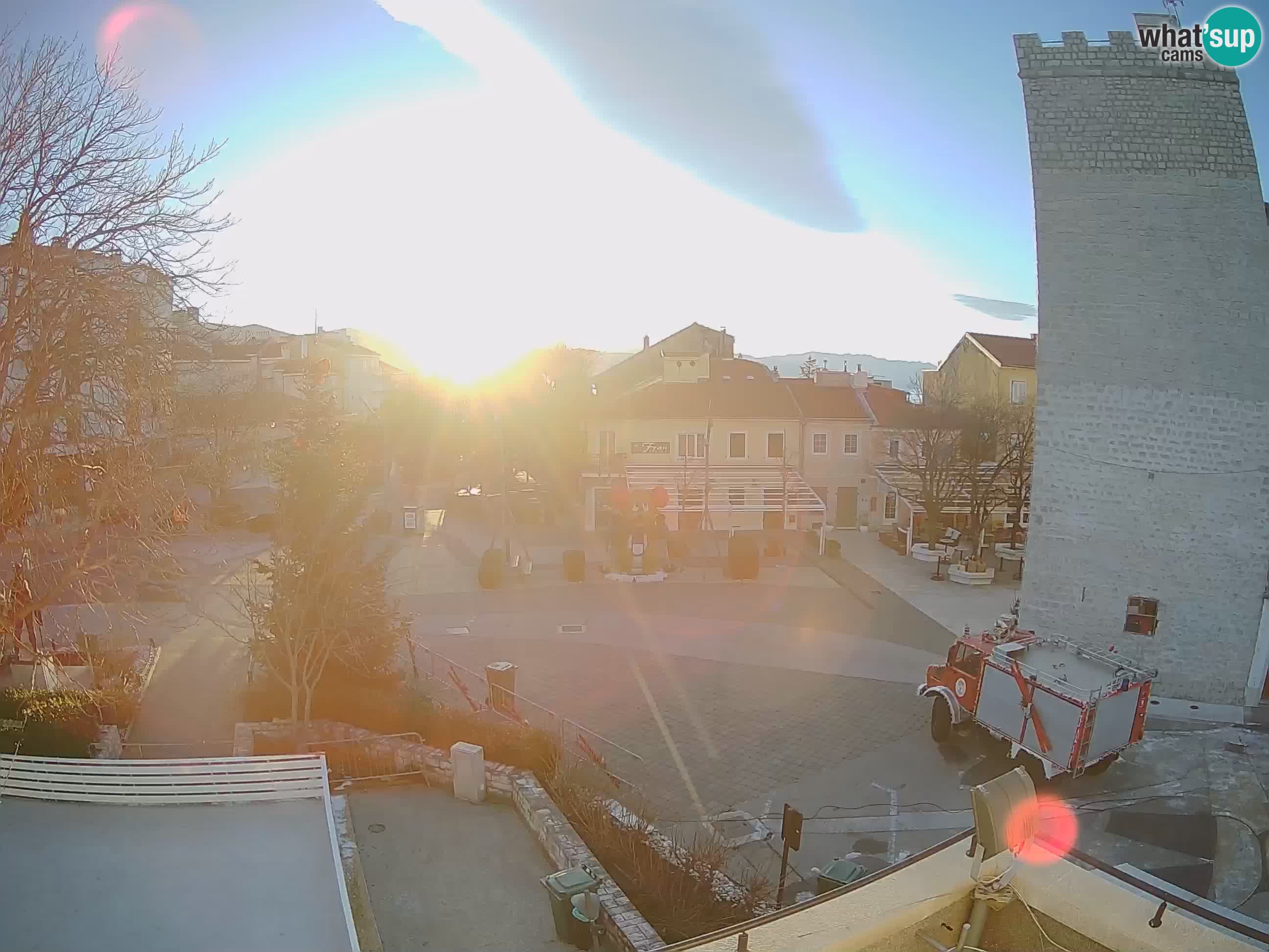 Webcam live – Novi Vinodolski – Main street Hrvatskih Branitelja