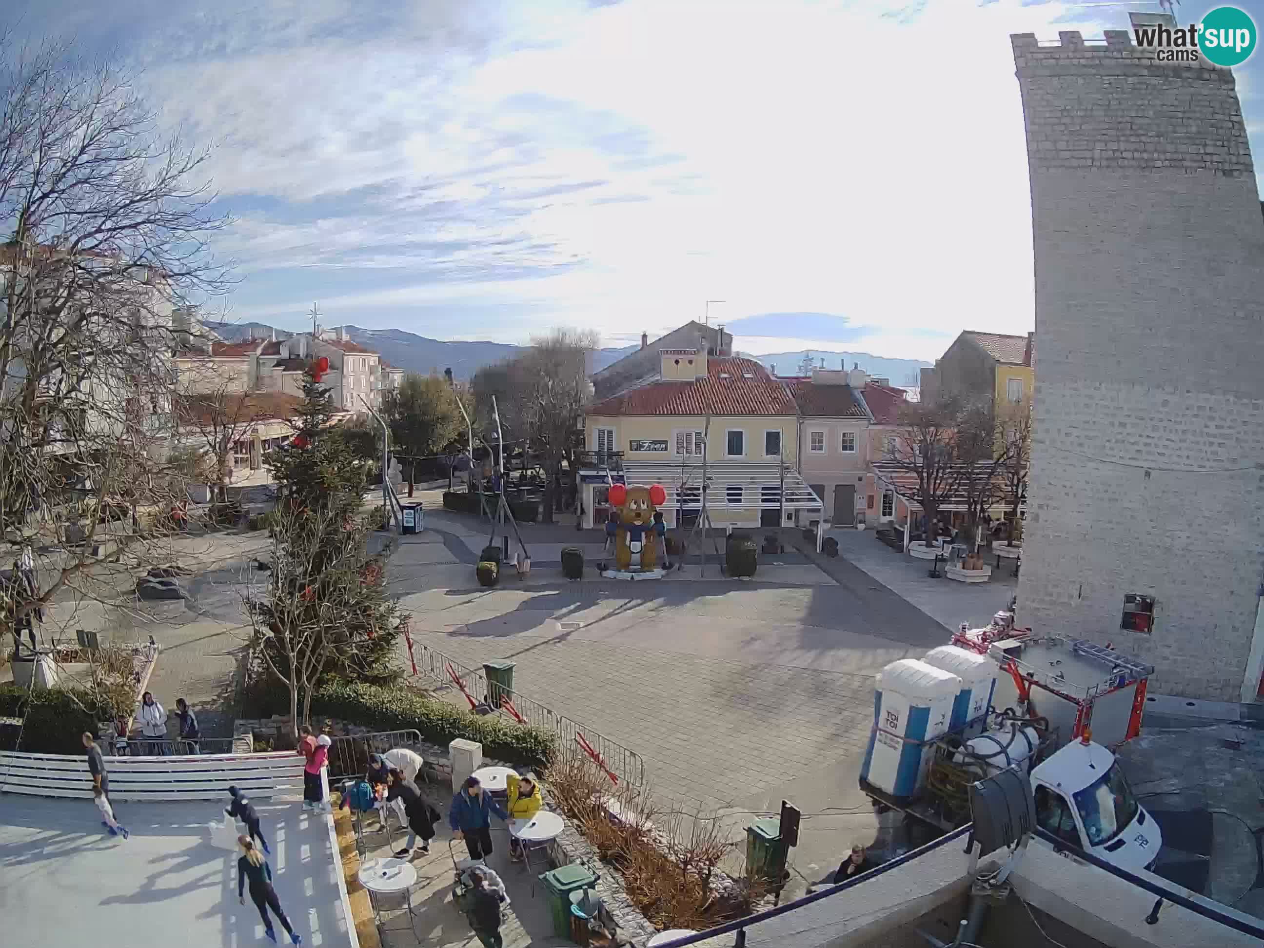 Webcam live – Novi Vinodolski – Main street Hrvatskih Branitelja