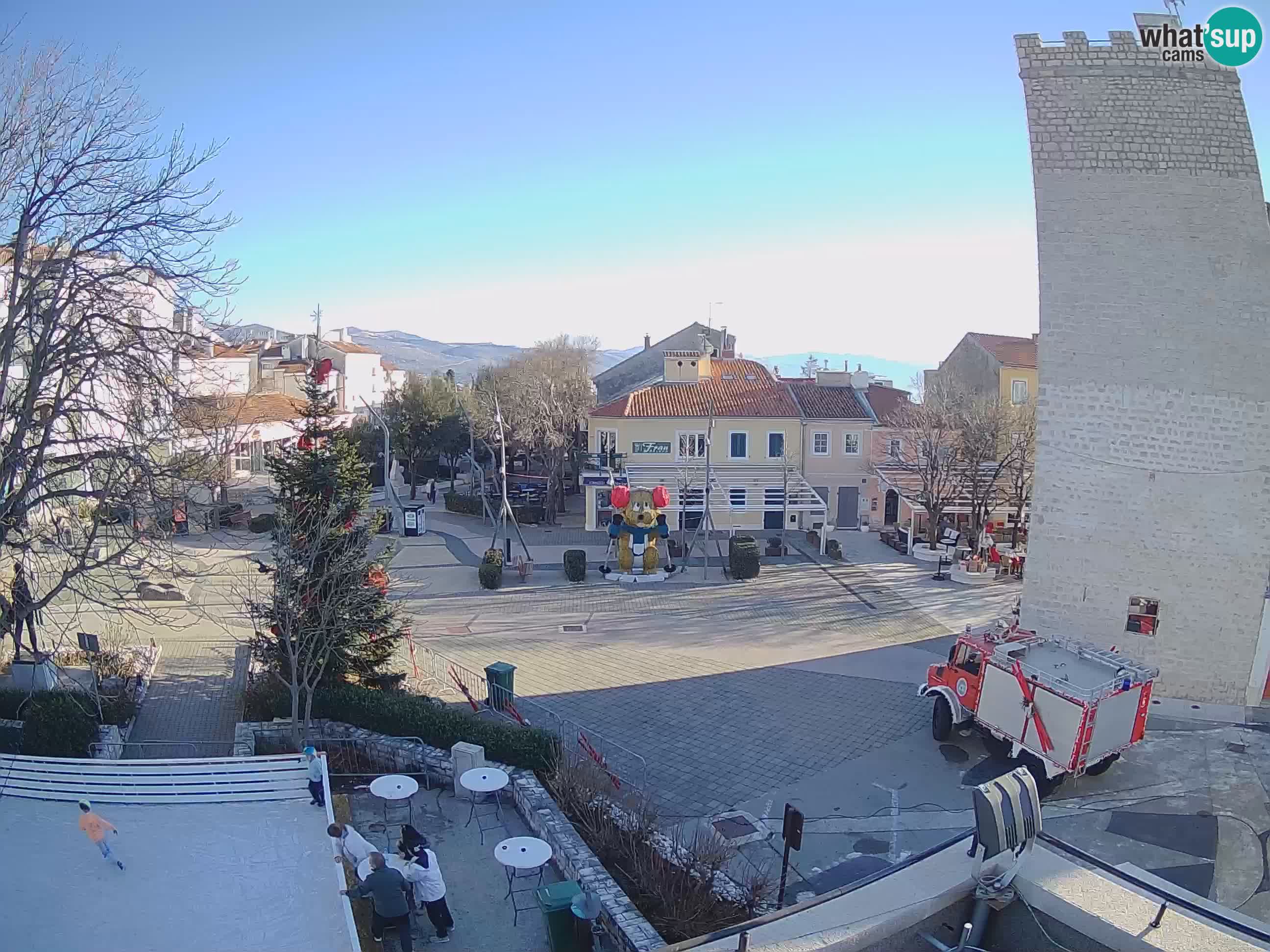 Webcam live – Novi Vinodolski – Main street Hrvatskih Branitelja