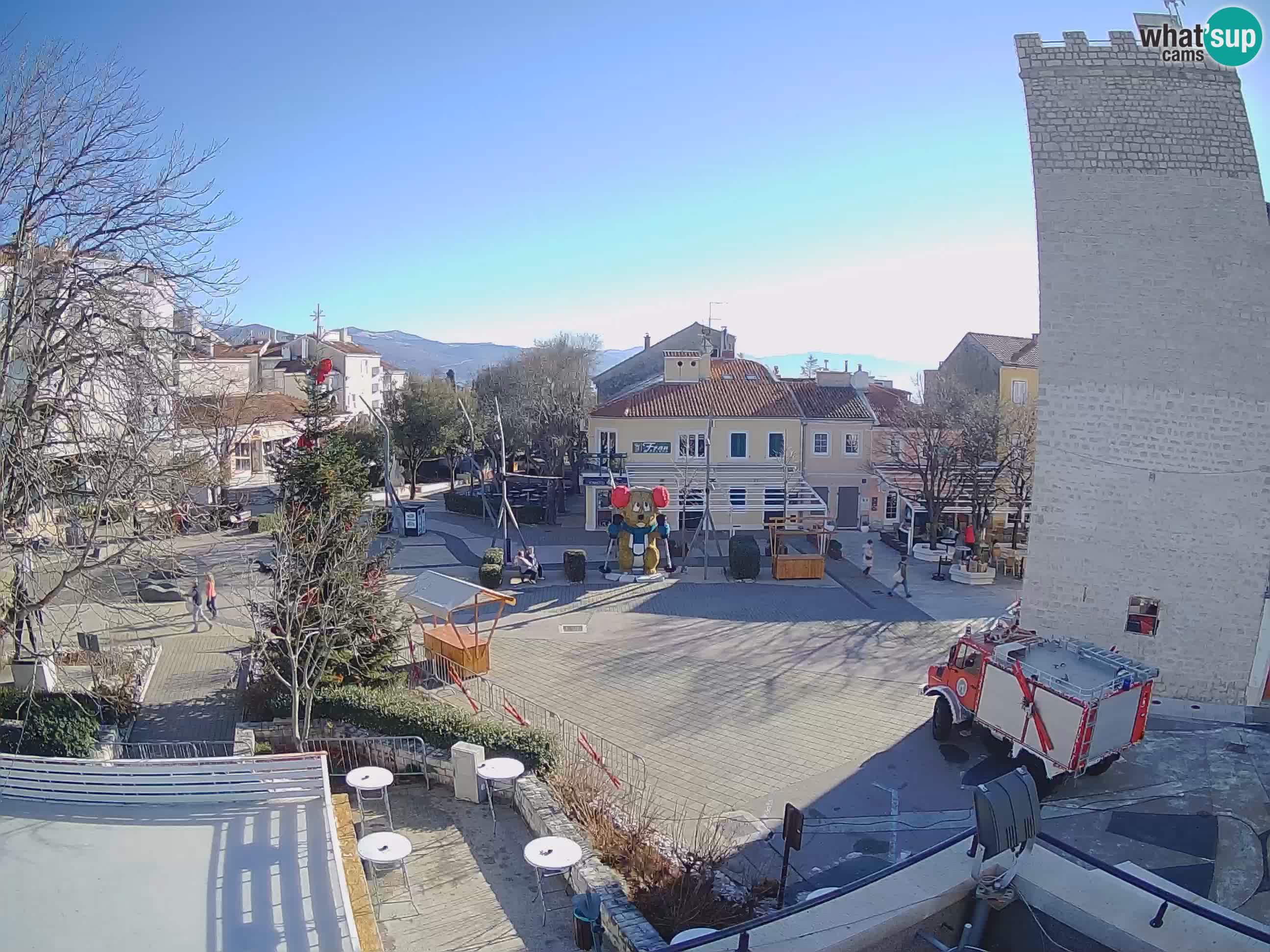 Webcam live – Novi Vinodolski – Main street Hrvatskih Branitelja