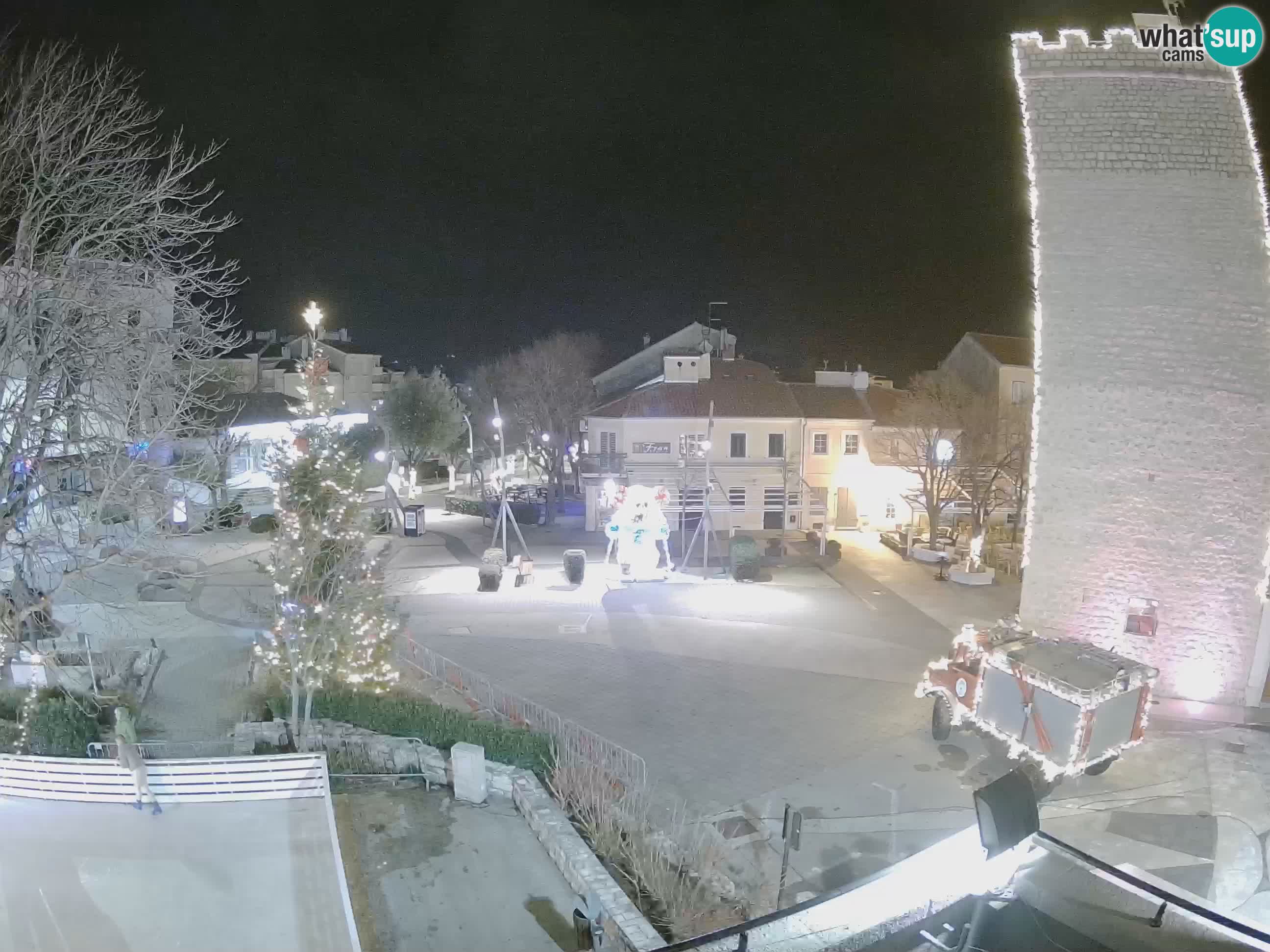 Webcam live – Novi Vinodolski – Main street Hrvatskih Branitelja