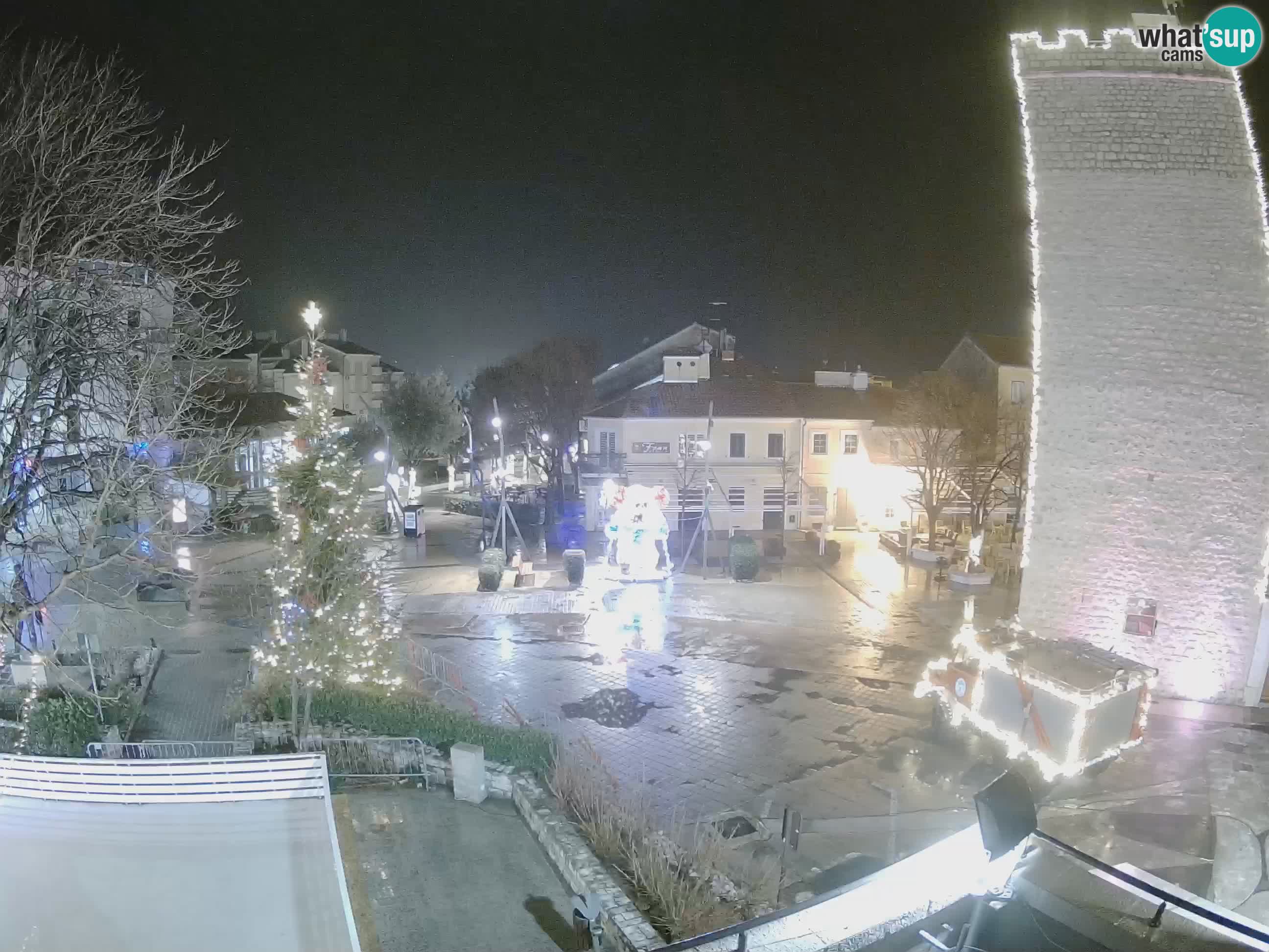 Webcam live – Novi Vinodolski – Main street Hrvatskih Branitelja