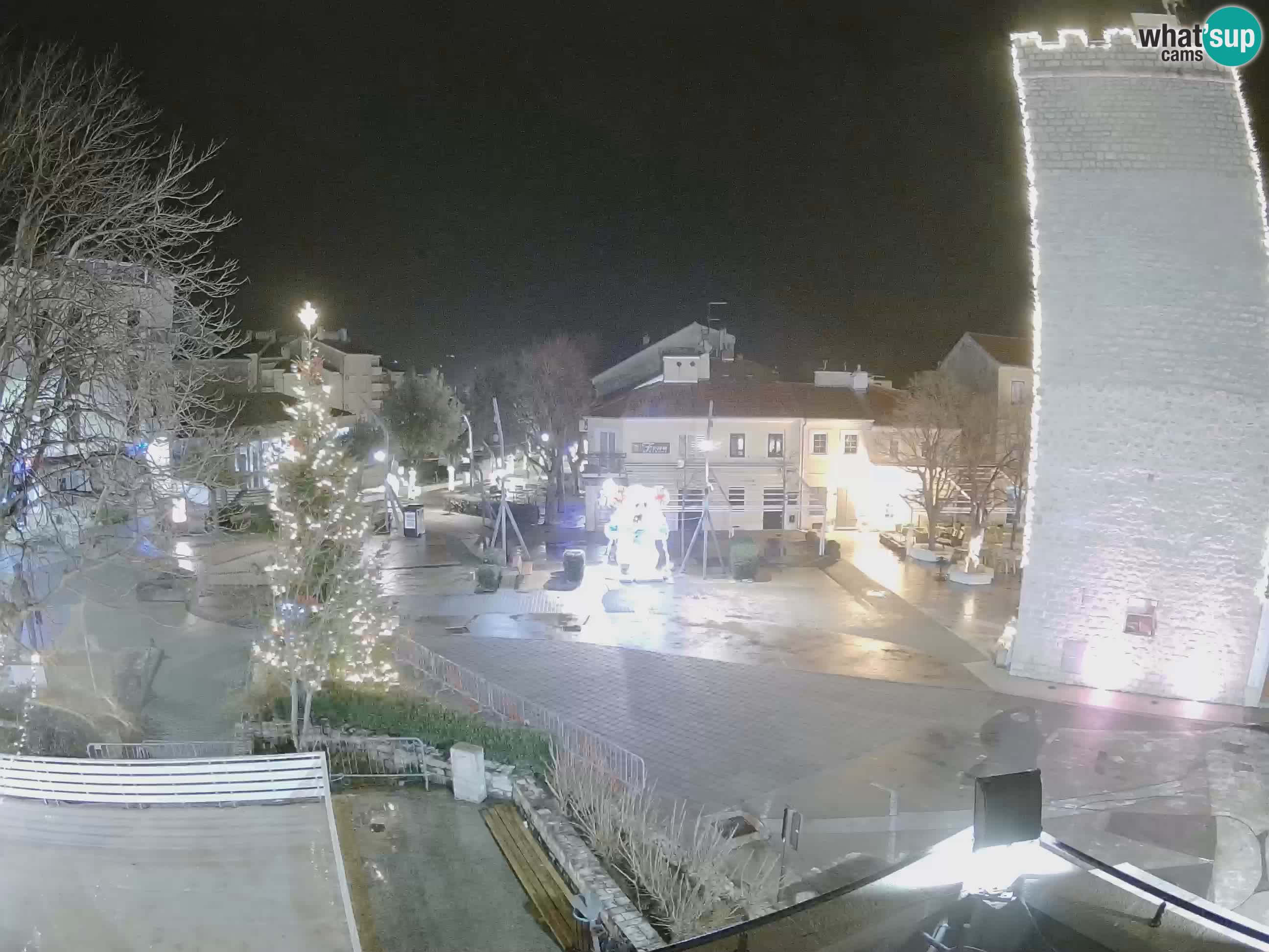 Webcam live – Novi Vinodolski – Main street Hrvatskih Branitelja