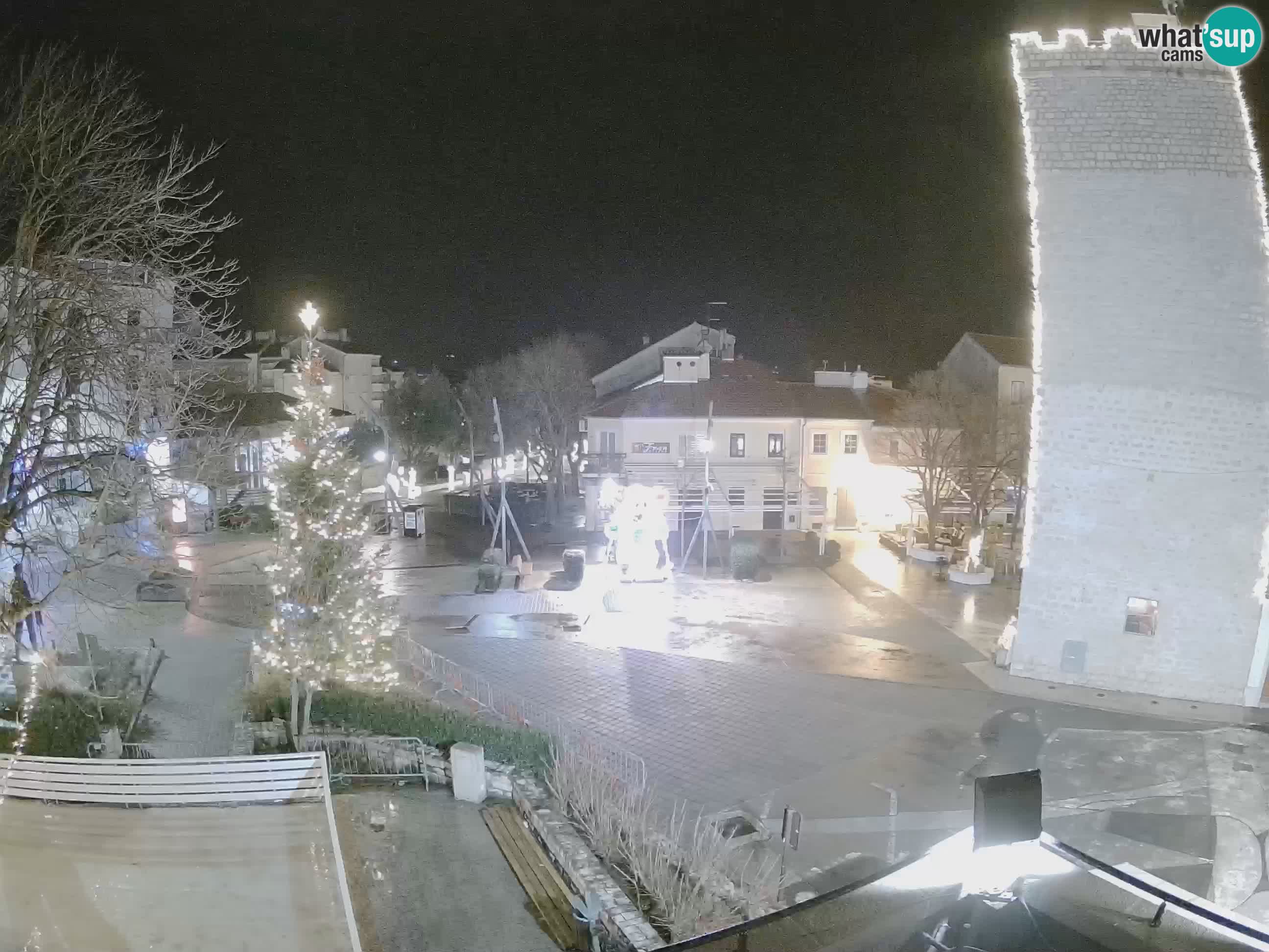 Webcam live – Novi Vinodolski – Main street Hrvatskih Branitelja