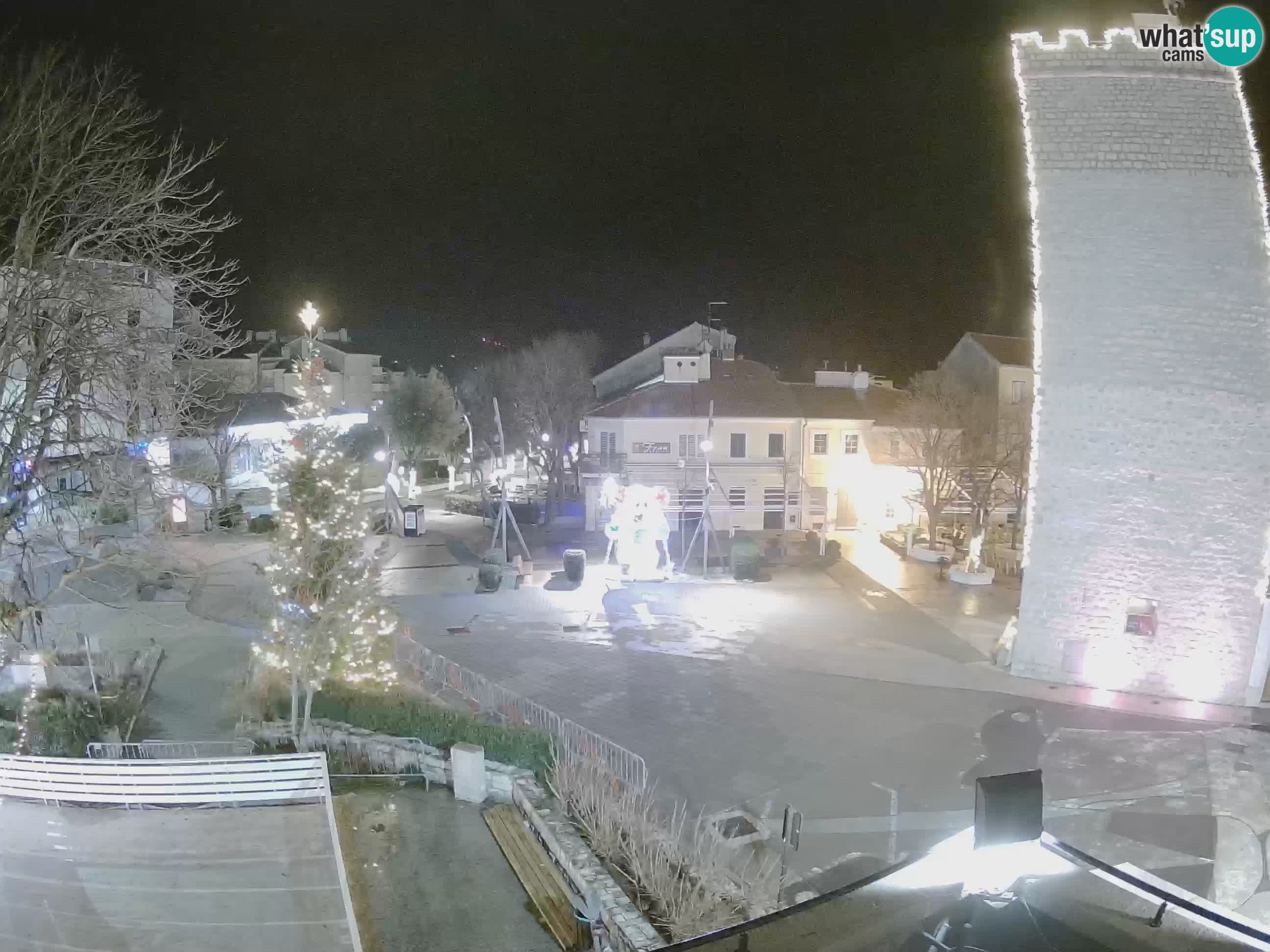 Webcam live – Novi Vinodolski – Main street Hrvatskih Branitelja