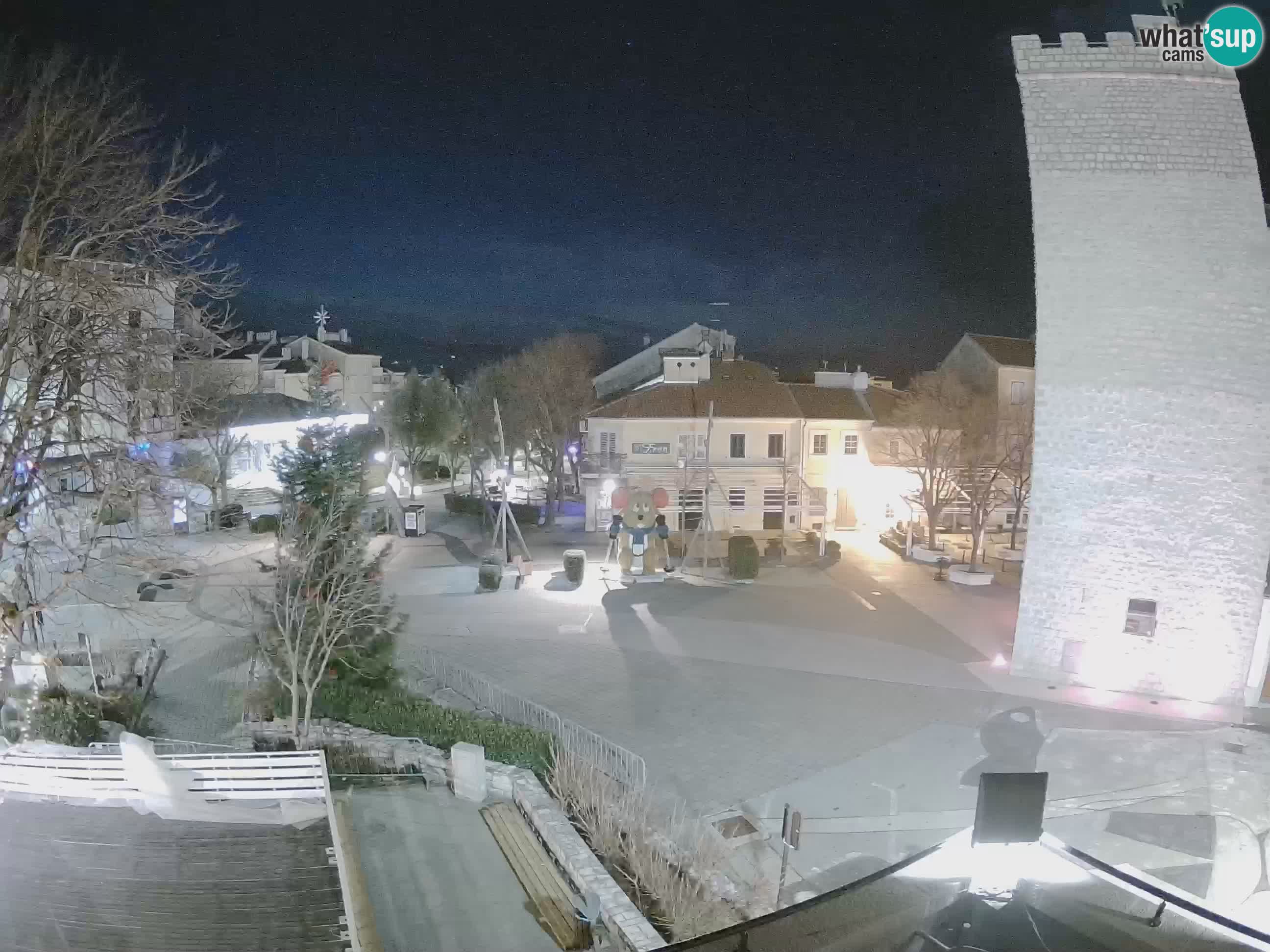 Webcam live – Novi Vinodolski – Main street Hrvatskih Branitelja