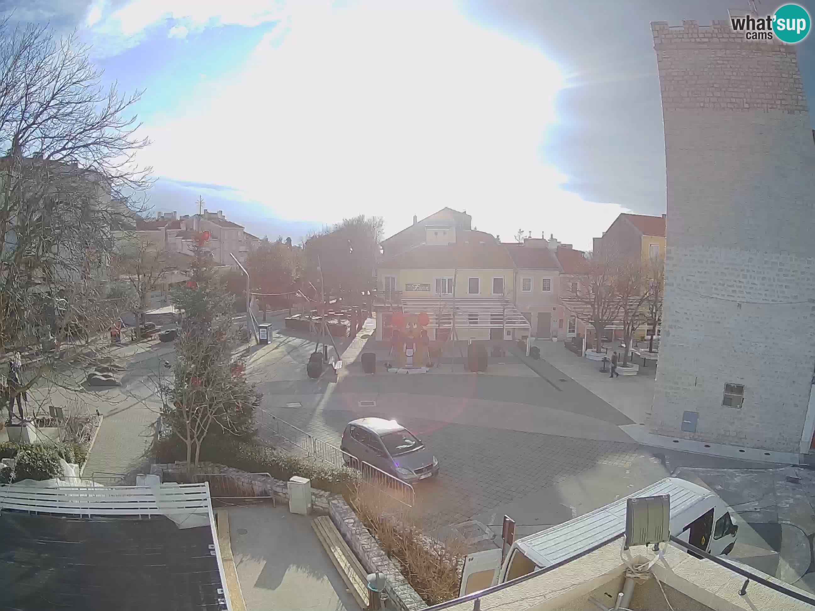 Webcam live – Novi Vinodolski – Main street Hrvatskih Branitelja