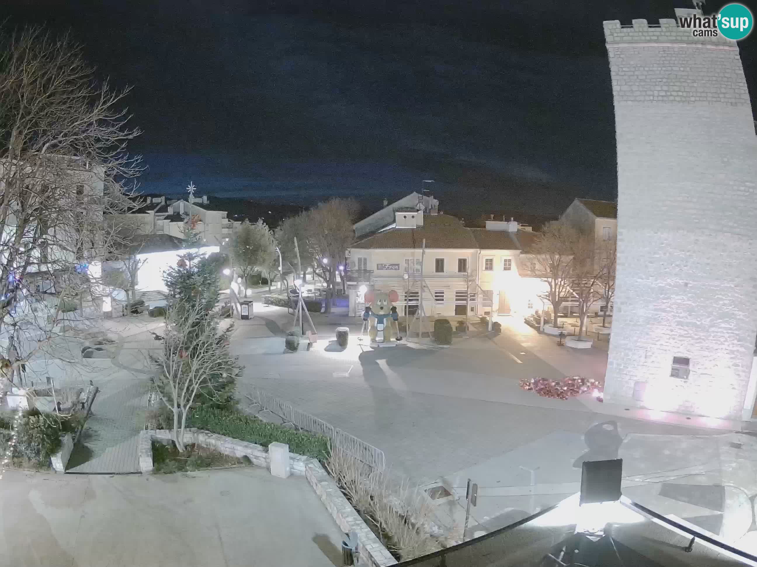 Webcam live – Novi Vinodolski – Main street Hrvatskih Branitelja