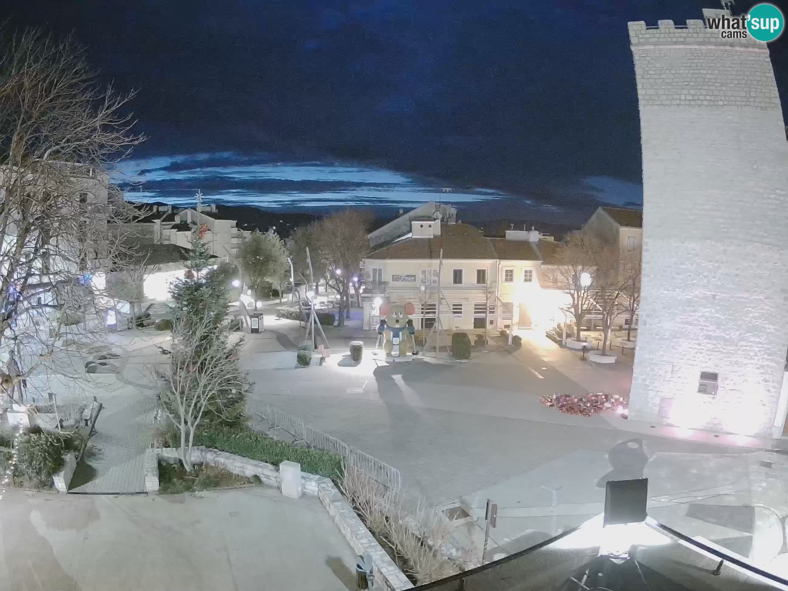 Webcam live – Novi Vinodolski – Main street Hrvatskih Branitelja