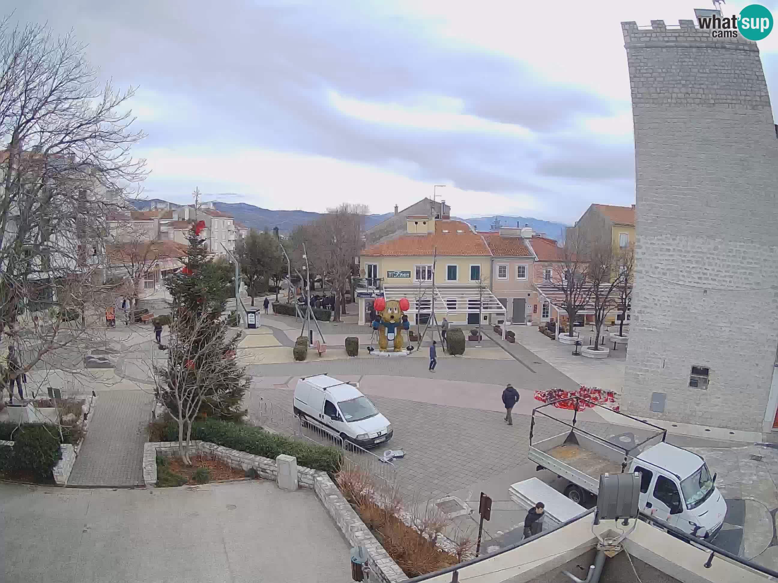 Webcam live – Novi Vinodolski – Main street Hrvatskih Branitelja