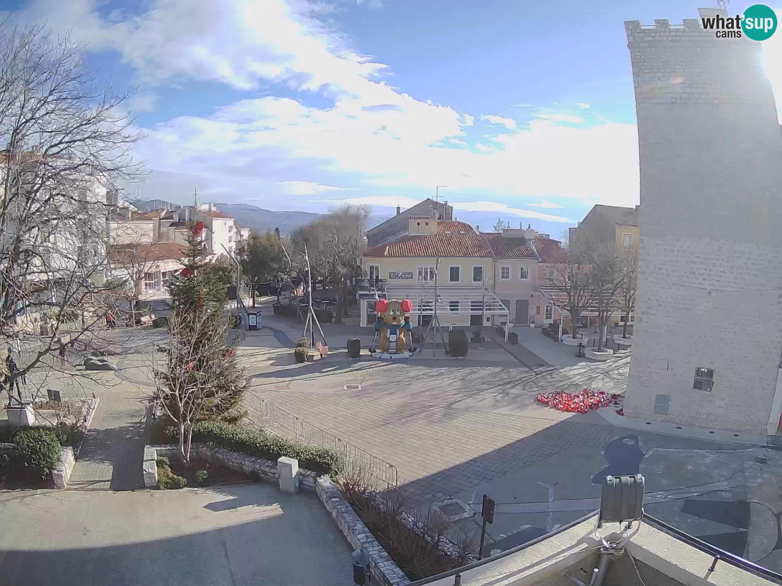 Webcam live – Novi Vinodolski – Main street Hrvatskih Branitelja