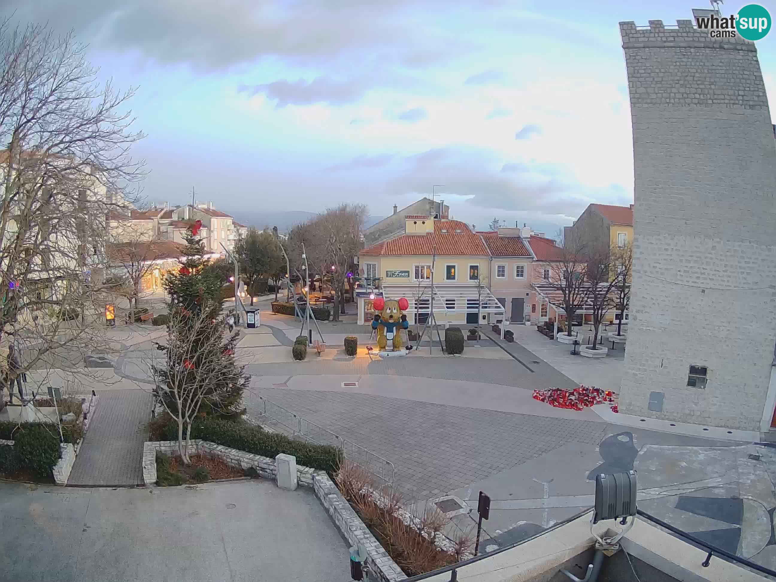 Webcam live – Novi Vinodolski – Main street Hrvatskih Branitelja