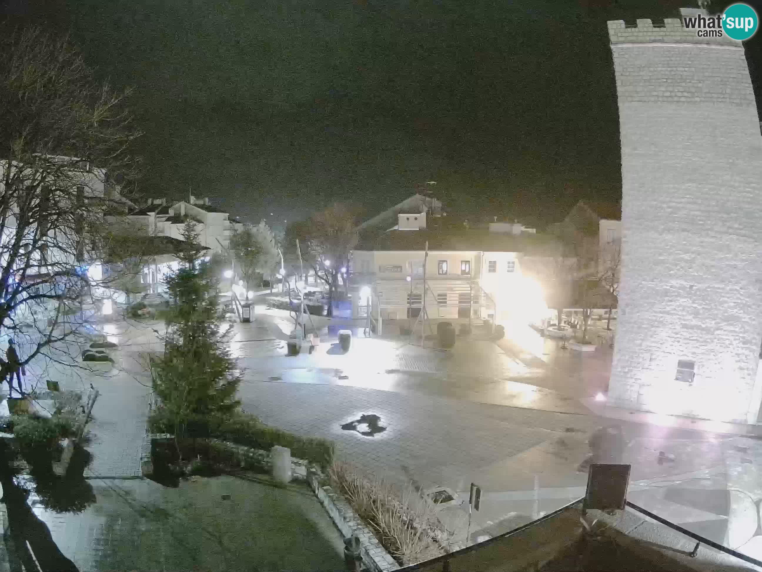 Webcam live – Novi Vinodolski – Main street Hrvatskih Branitelja