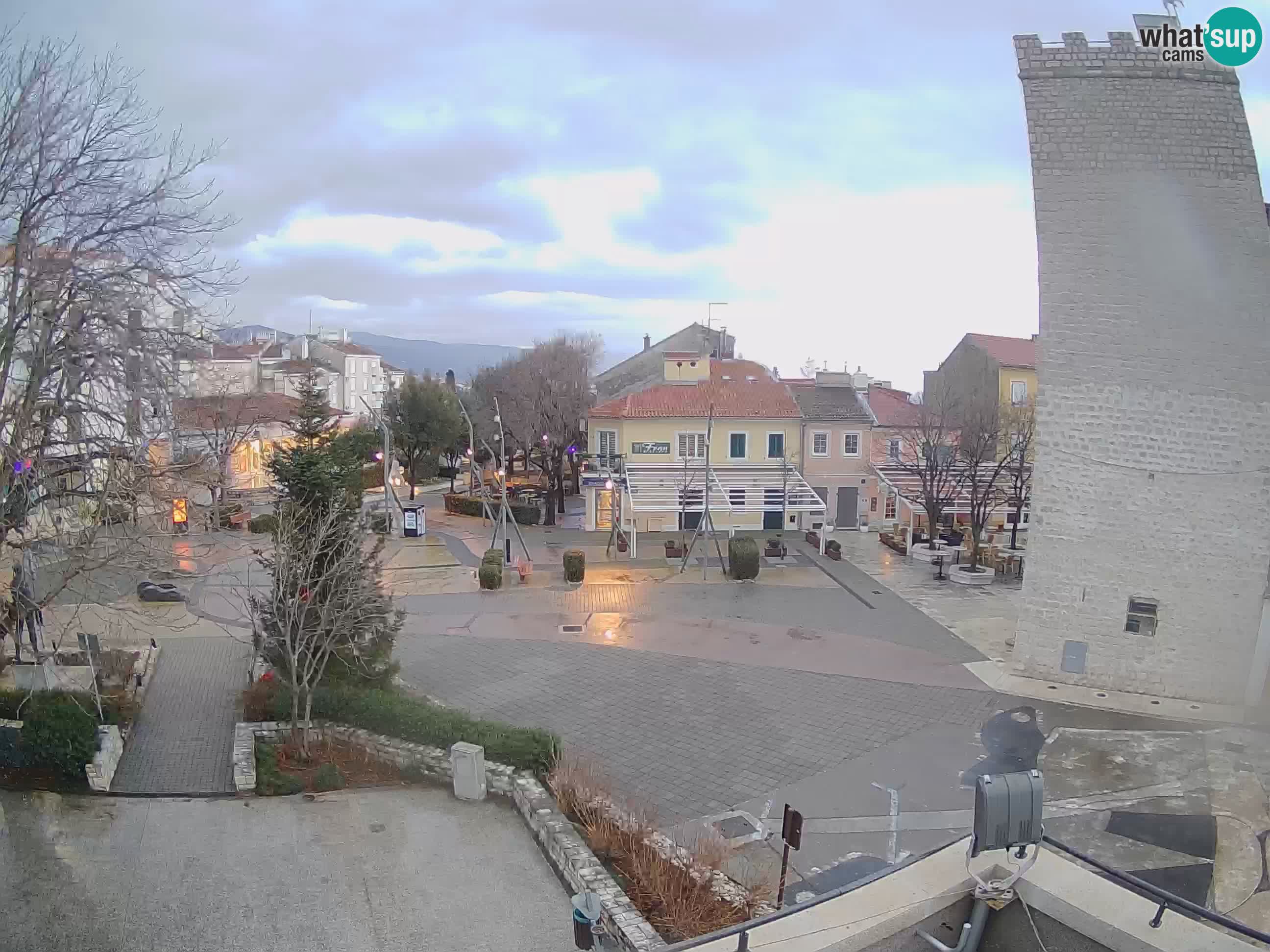 Webcam live – Novi Vinodolski – Main street Hrvatskih Branitelja