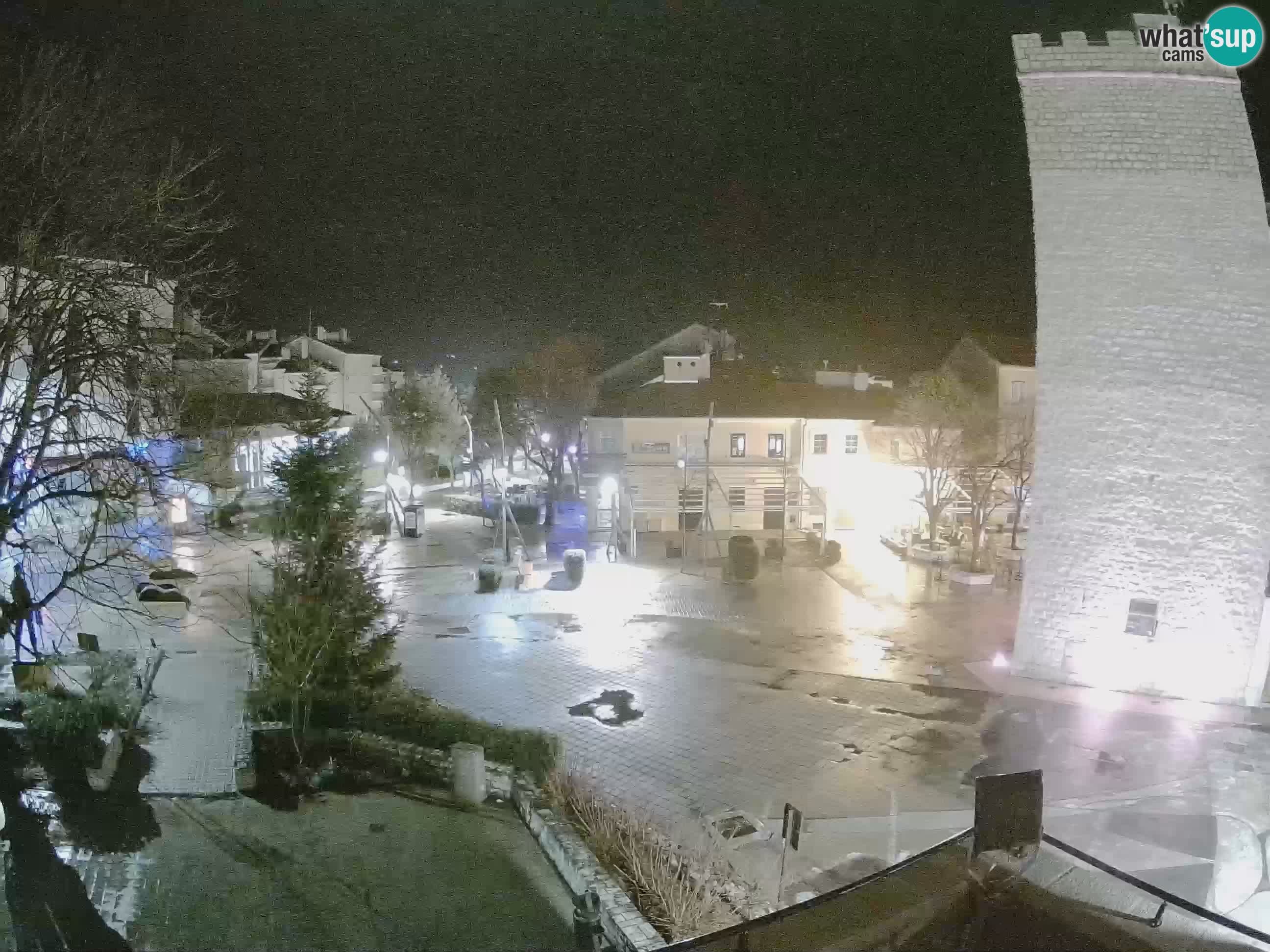 Webcam live – Novi Vinodolski – Main street Hrvatskih Branitelja