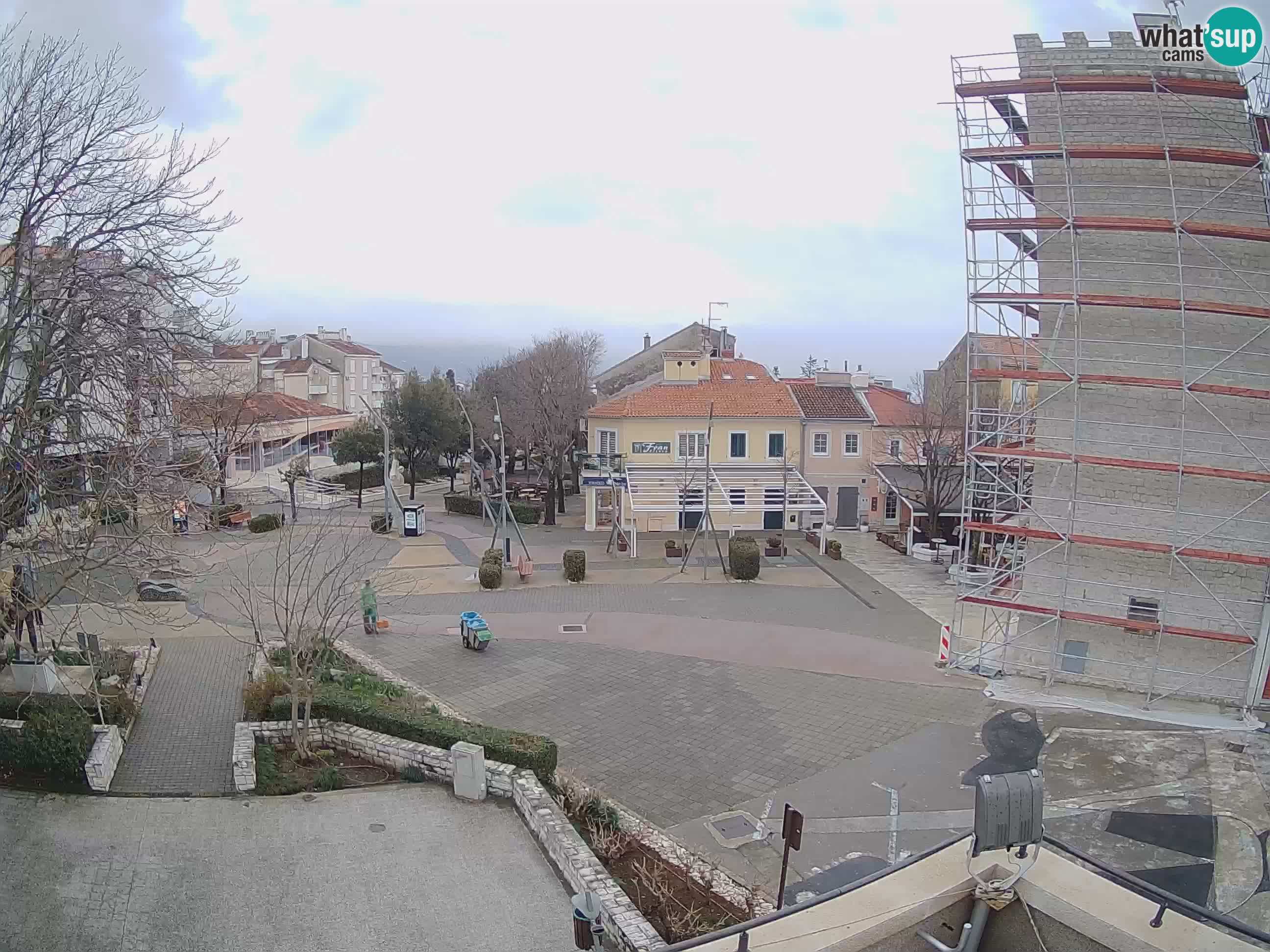 Webcam live – Novi Vinodolski – Main street Hrvatskih Branitelja