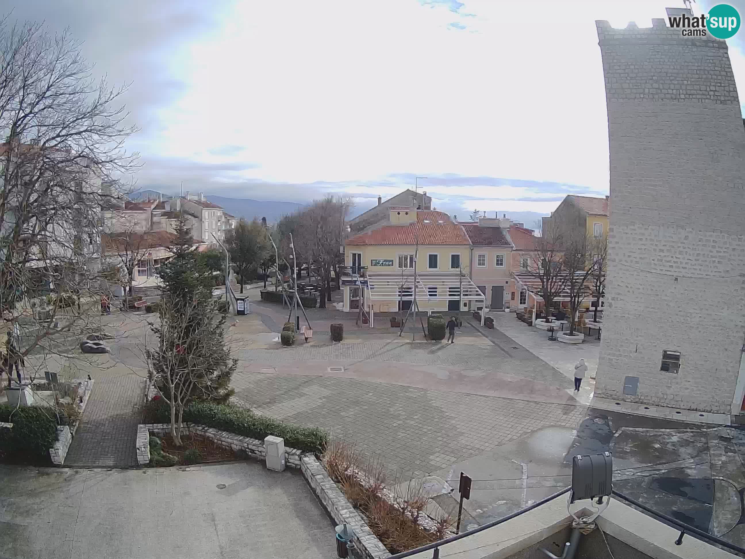 Webcam live – Novi Vinodolski – Main street Hrvatskih Branitelja