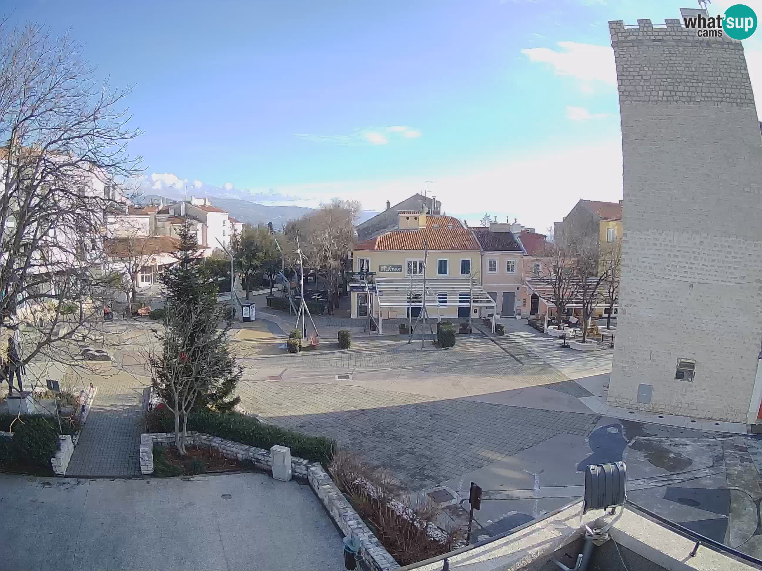 Webcam live – Novi Vinodolski – Main street Hrvatskih Branitelja