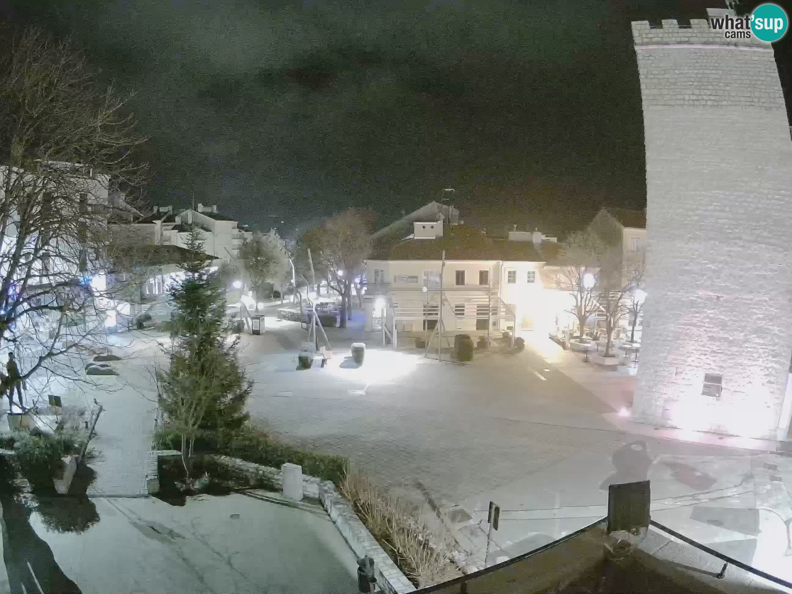 Webcam live – Novi Vinodolski – Main street Hrvatskih Branitelja