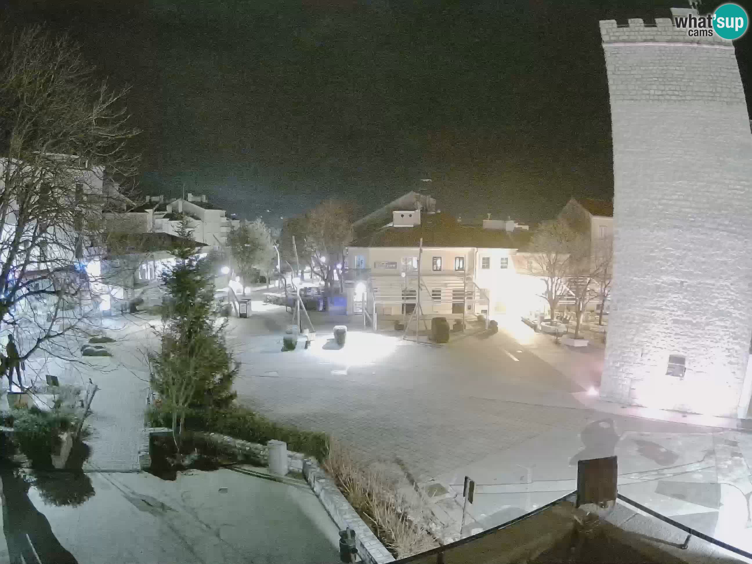 Webcam live – Novi Vinodolski – Main street Hrvatskih Branitelja