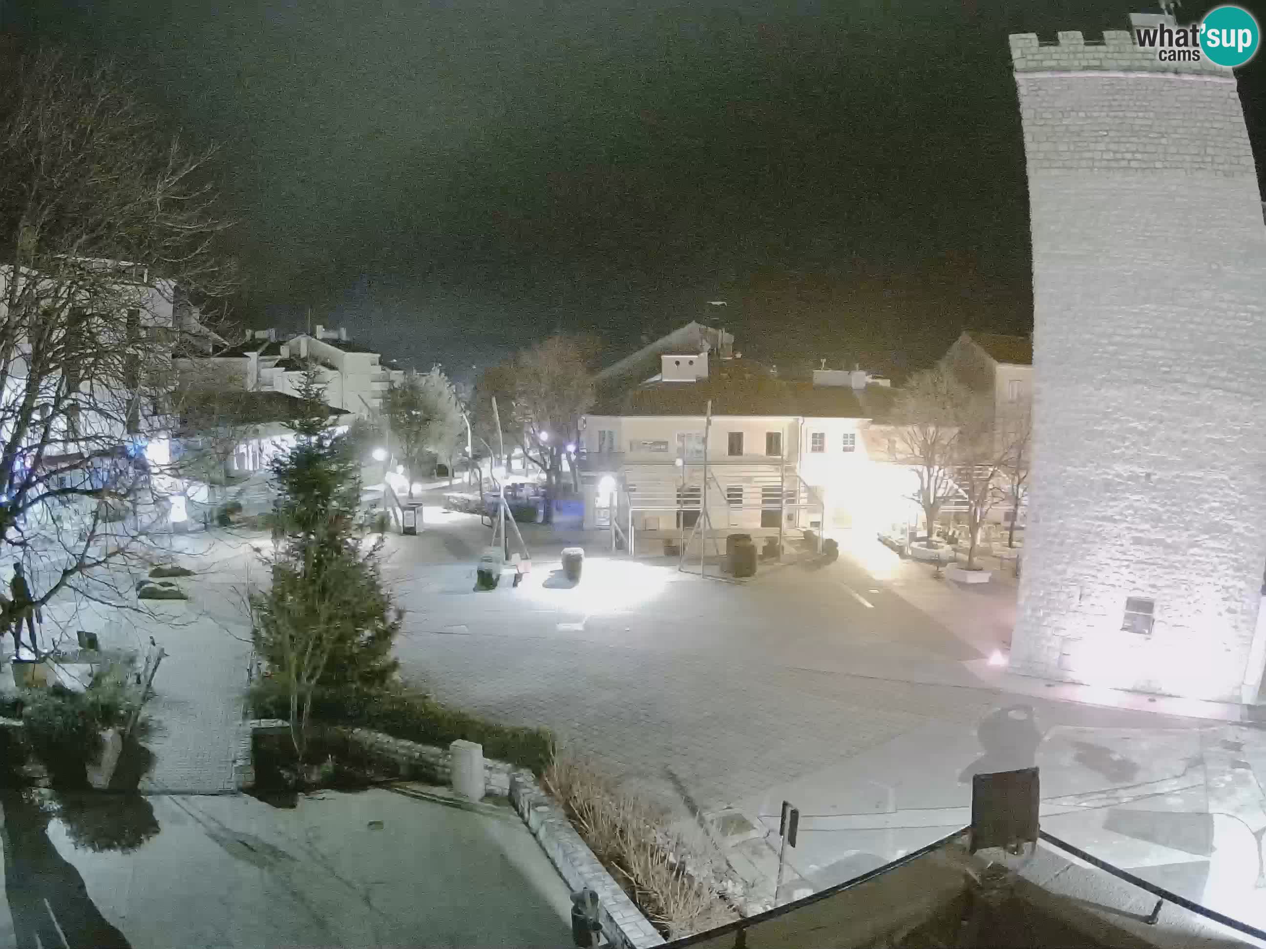 Webcam live – Novi Vinodolski – Main street Hrvatskih Branitelja