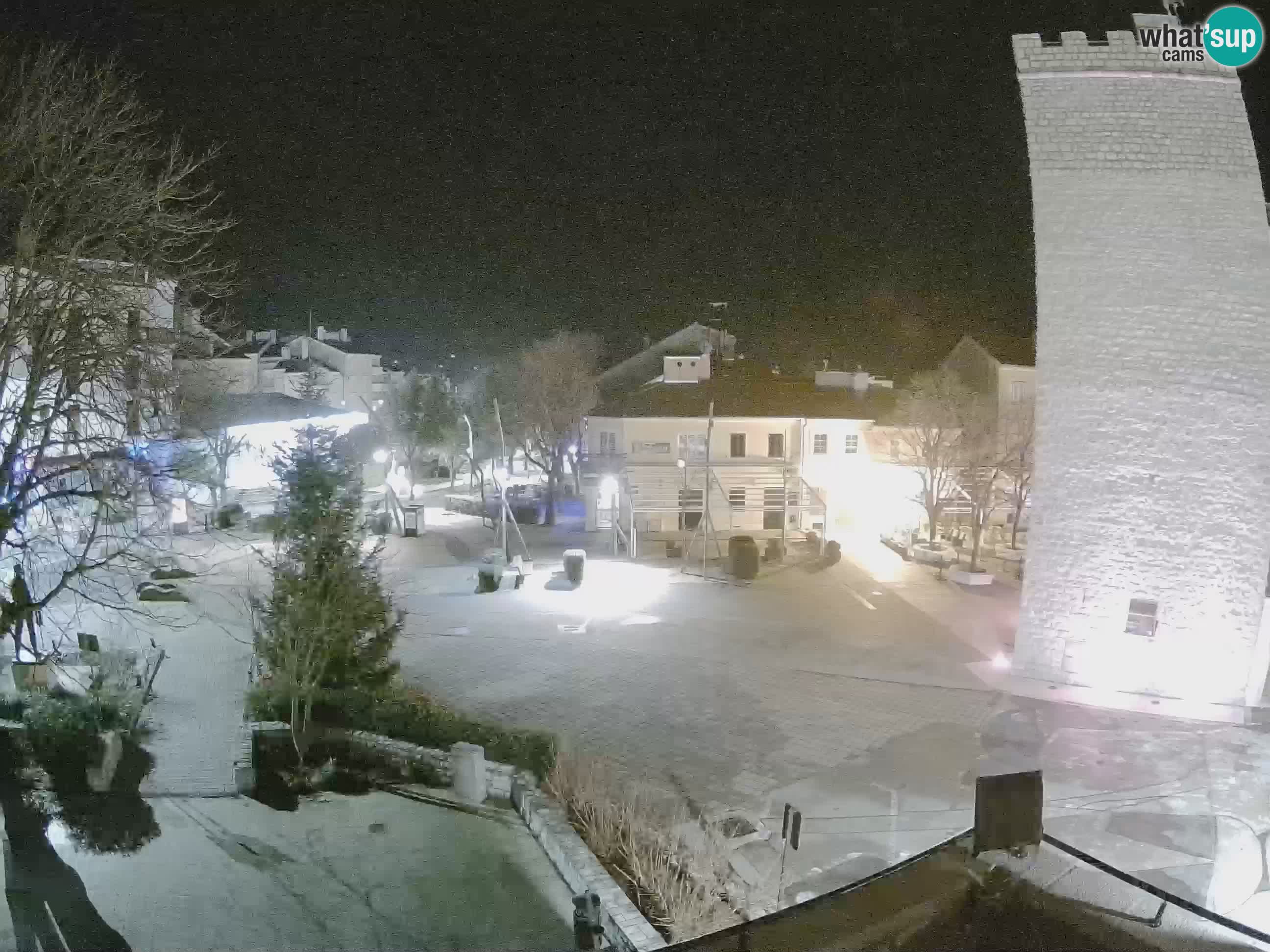 Webcam live – Novi Vinodolski – Main street Hrvatskih Branitelja