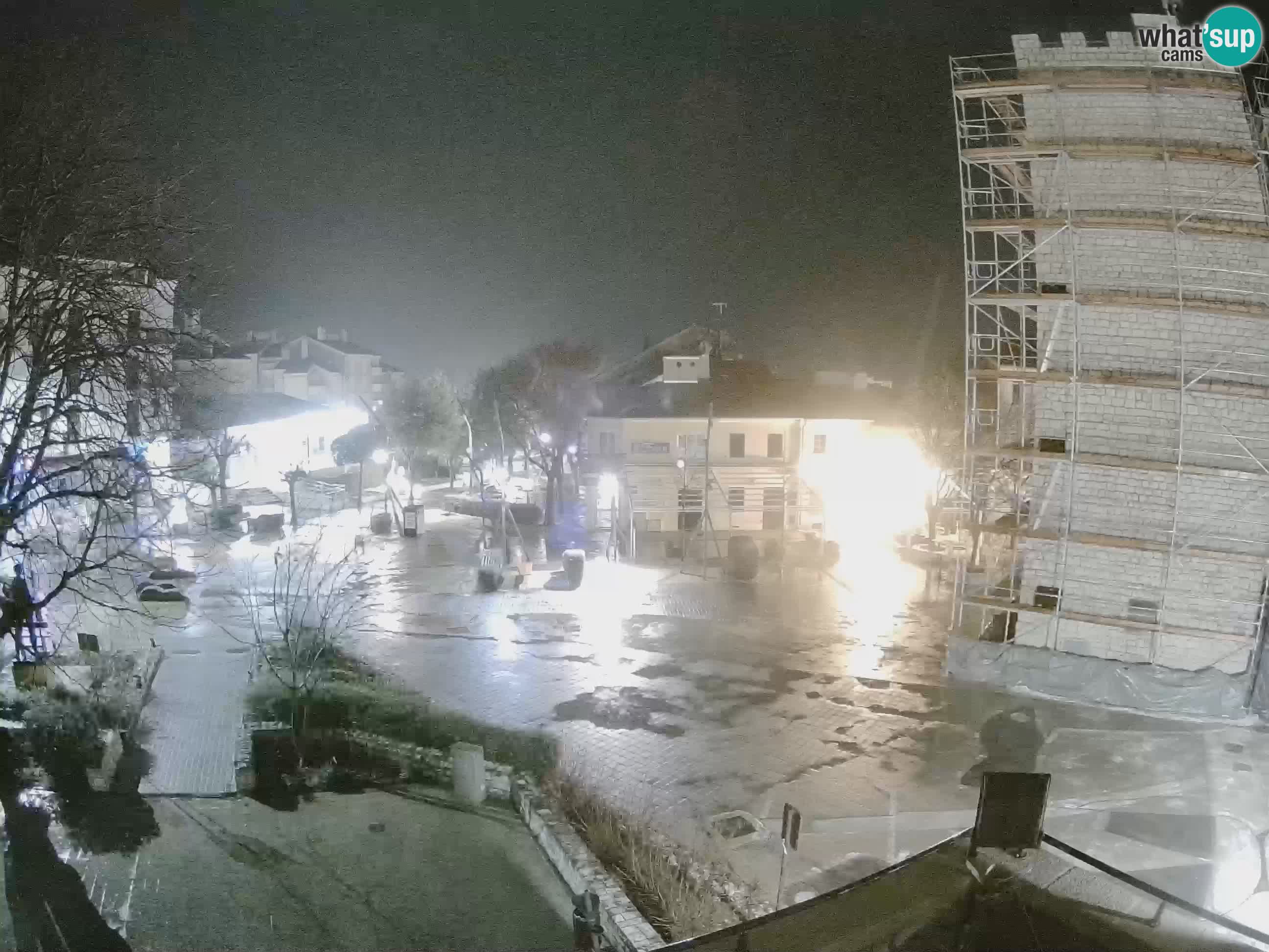 Webcam live – Novi Vinodolski – Main street Hrvatskih Branitelja