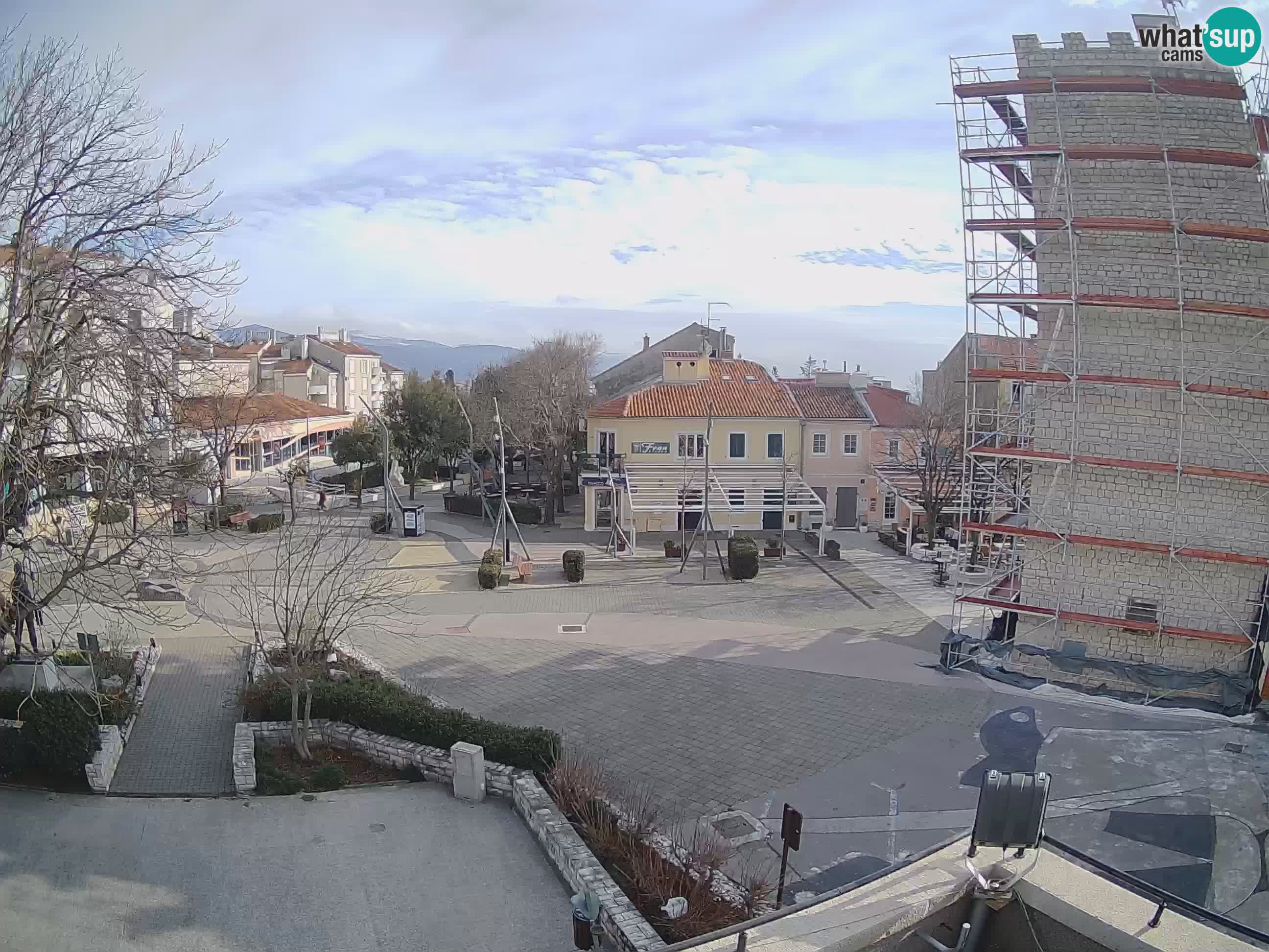 Webcam live – Novi Vinodolski – Main street Hrvatskih Branitelja